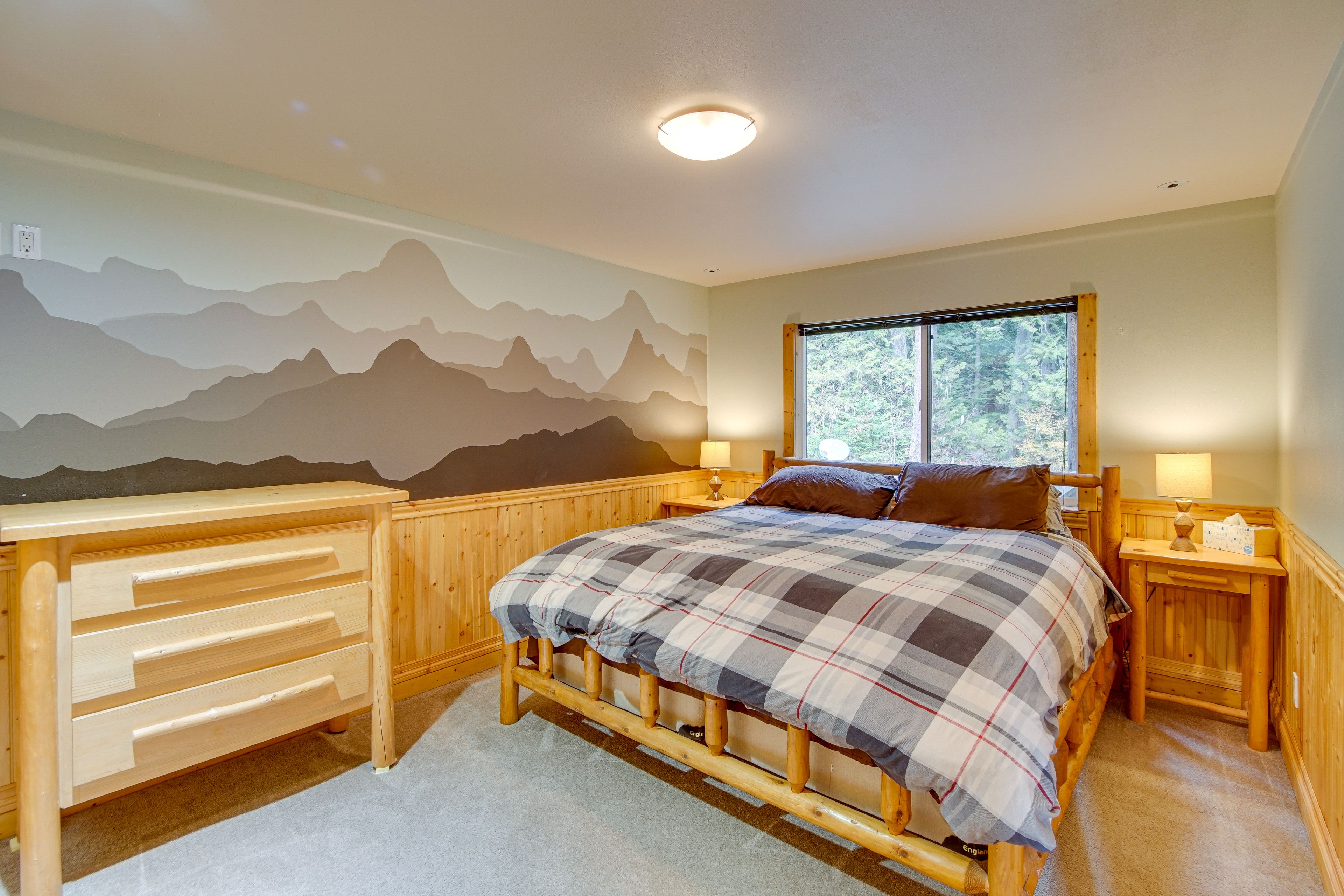Bedroom 1 | King Bed | 1st Floor