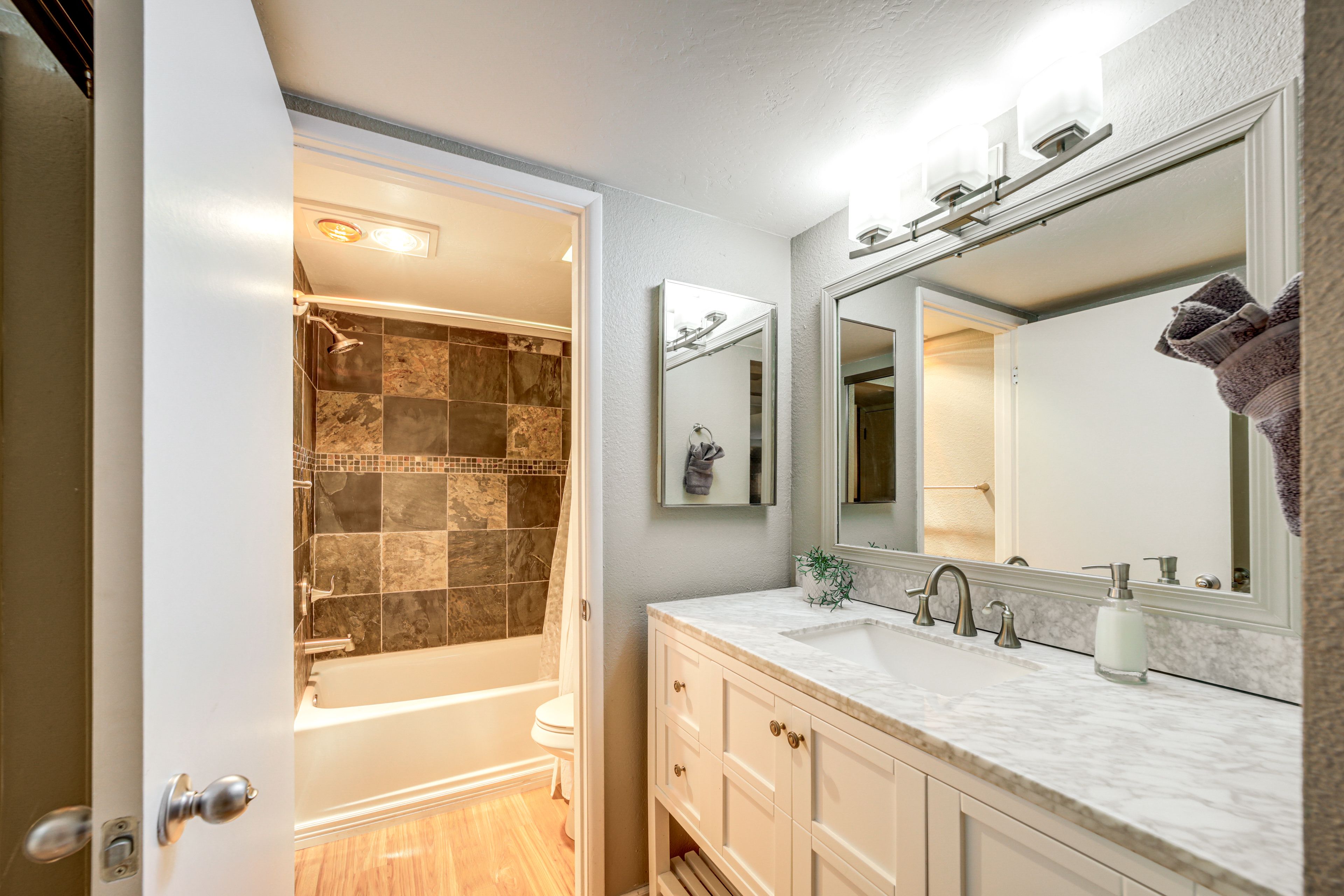 En-Suite Bathroom | Towels Provided