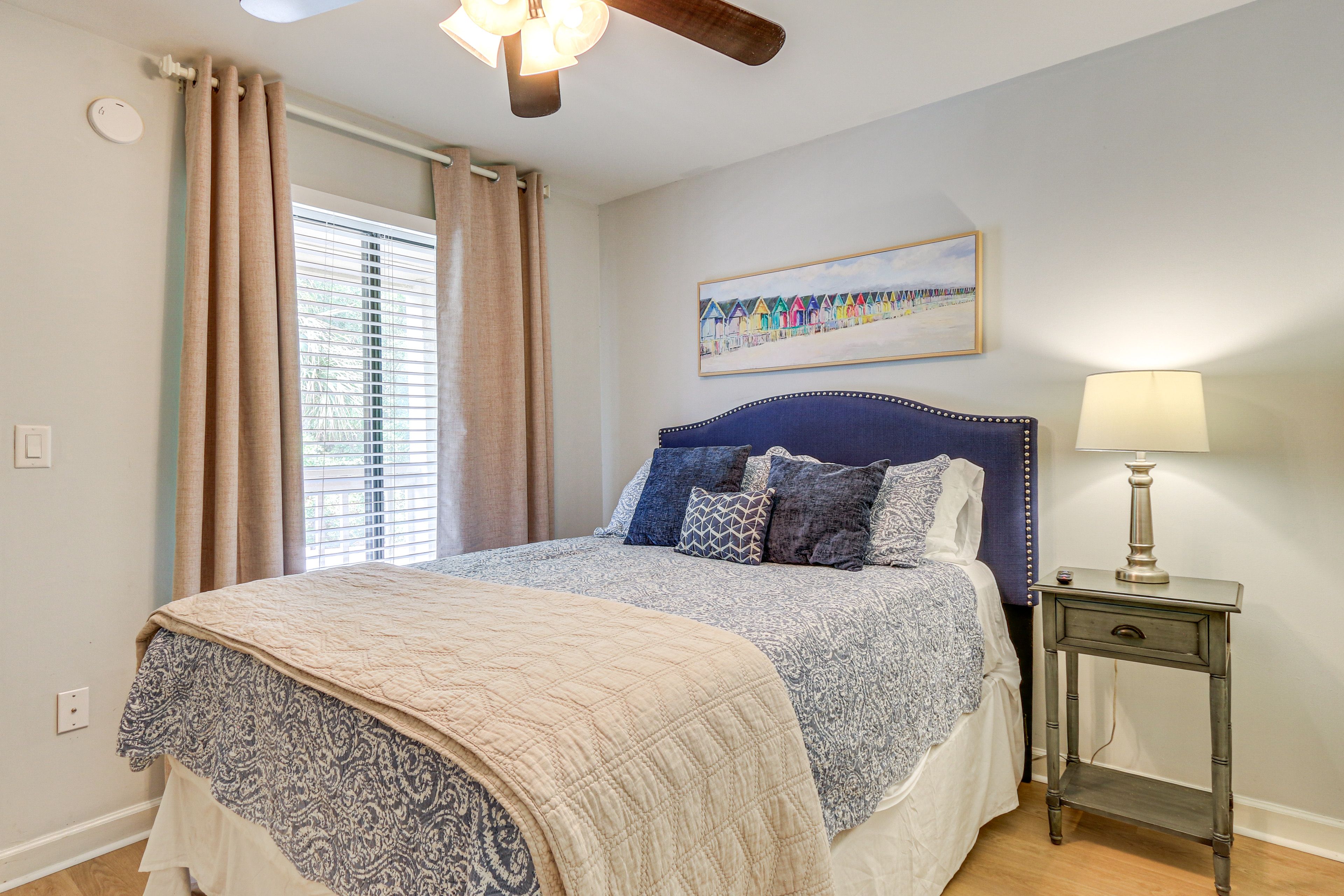 Bedroom 2 | Queen Bed