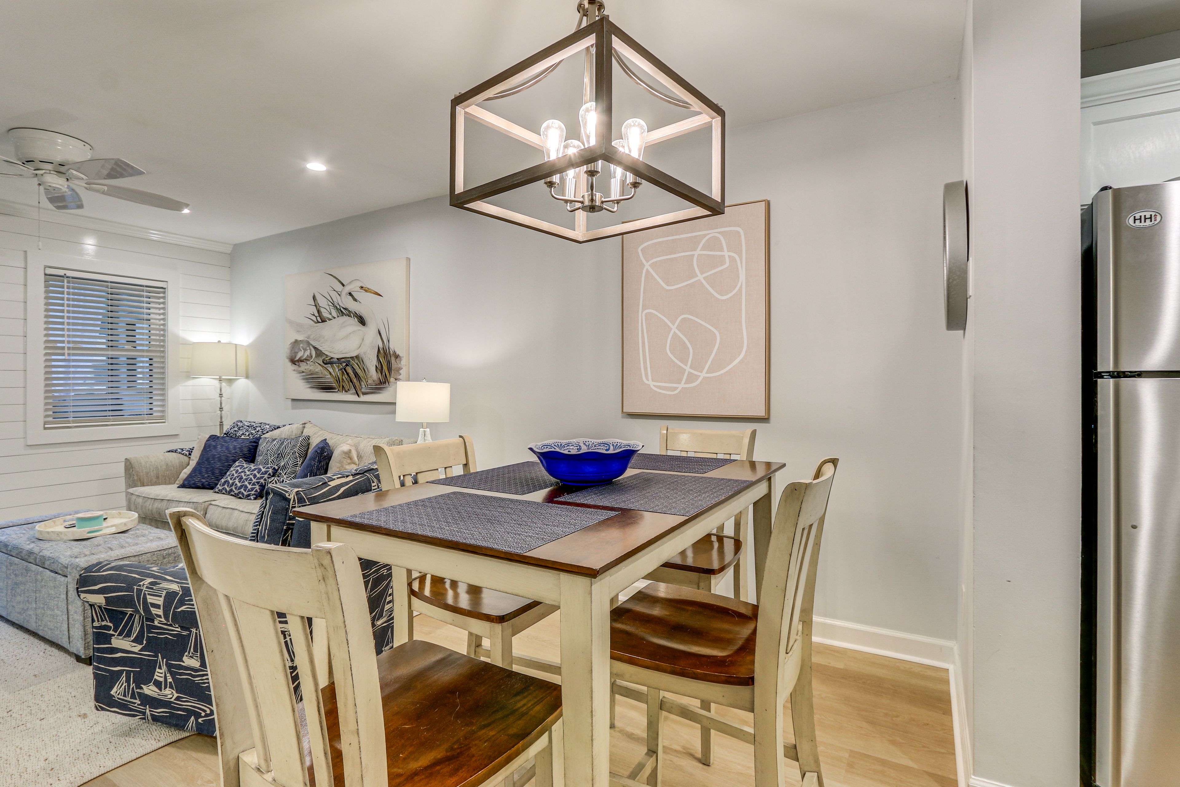 Dining Area | Dishes & Flatware Provided