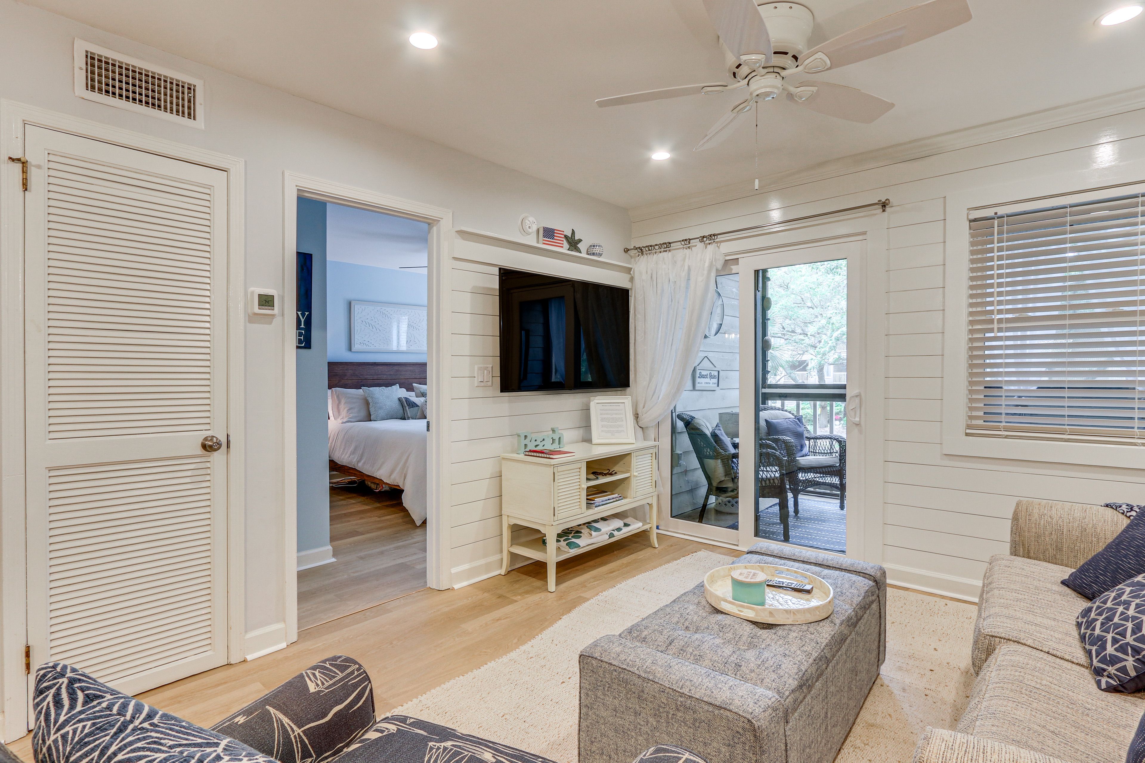 Living Room | Sleeper Sofa | Flat-Screen TV