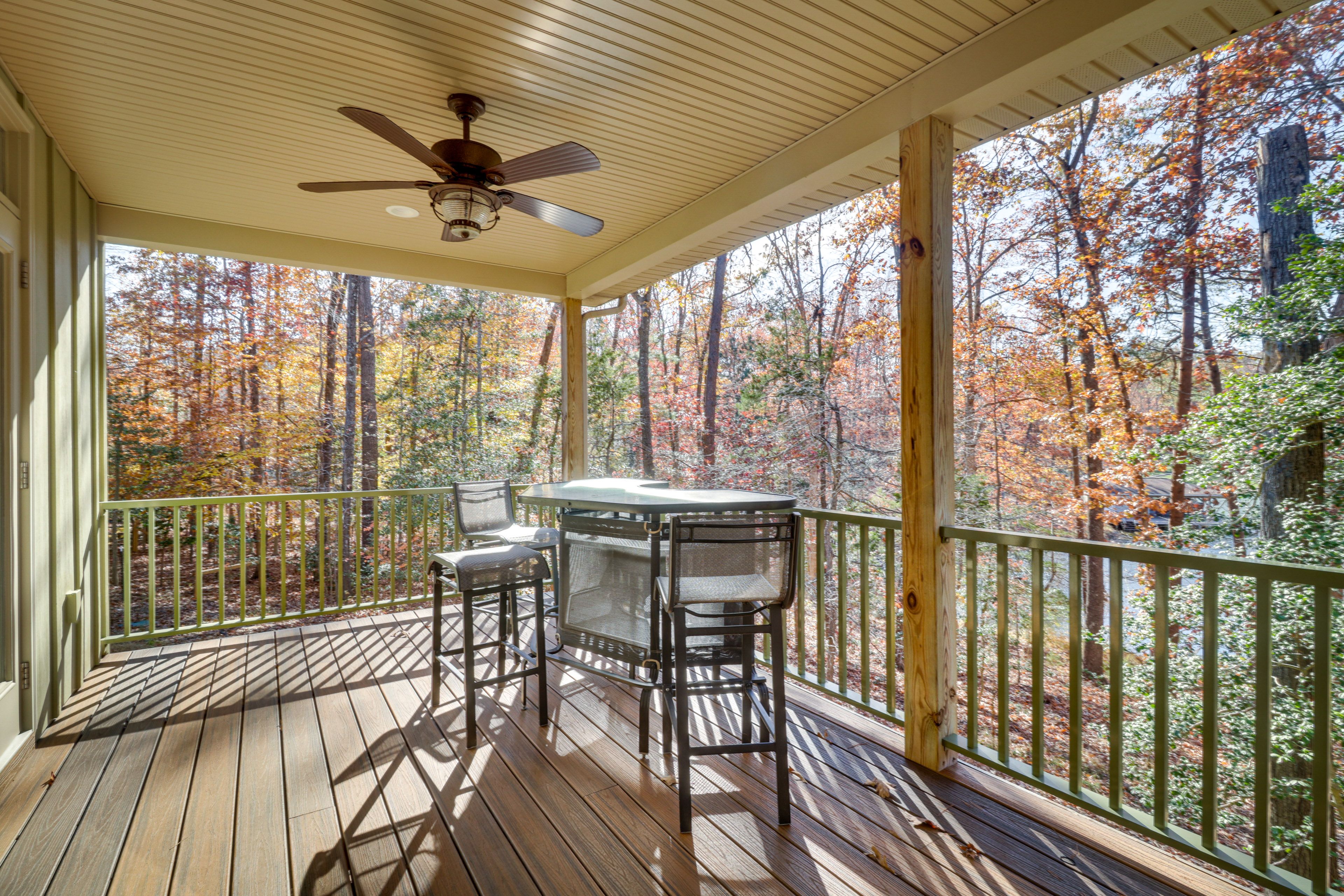 Deck | Outdoor Dining Area