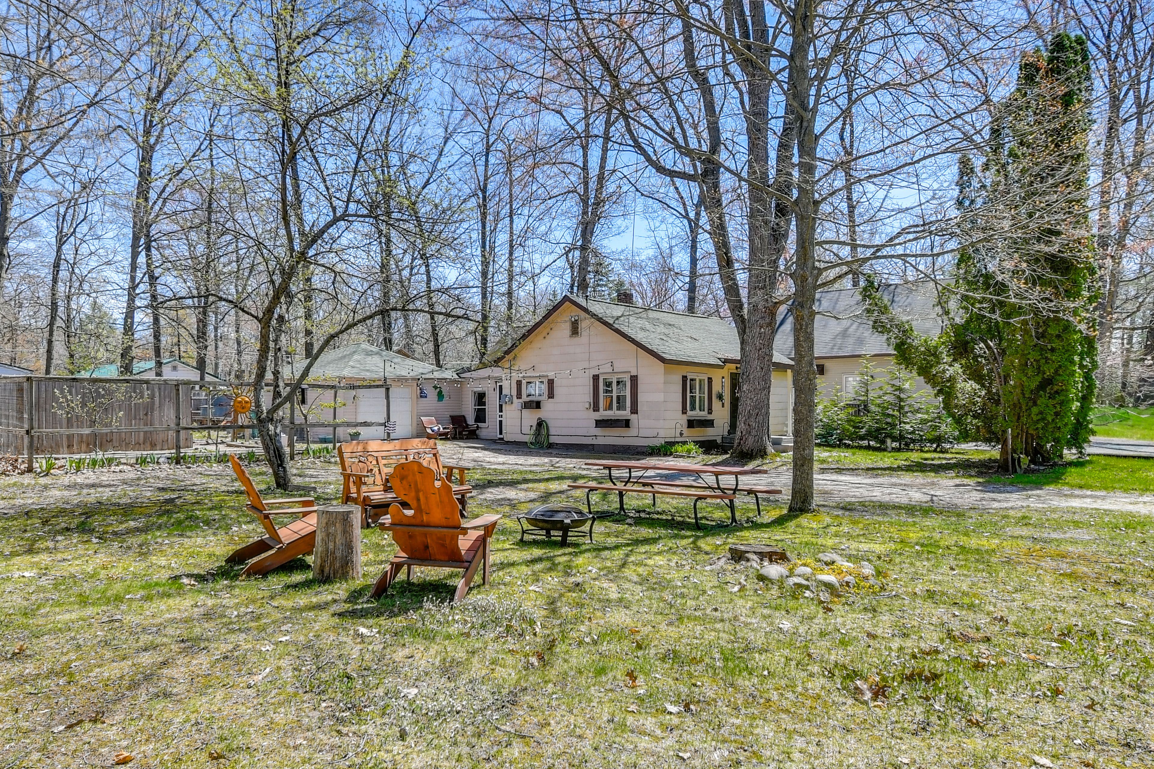 Fenced Backyard | Children's Play Area | Picnic Table