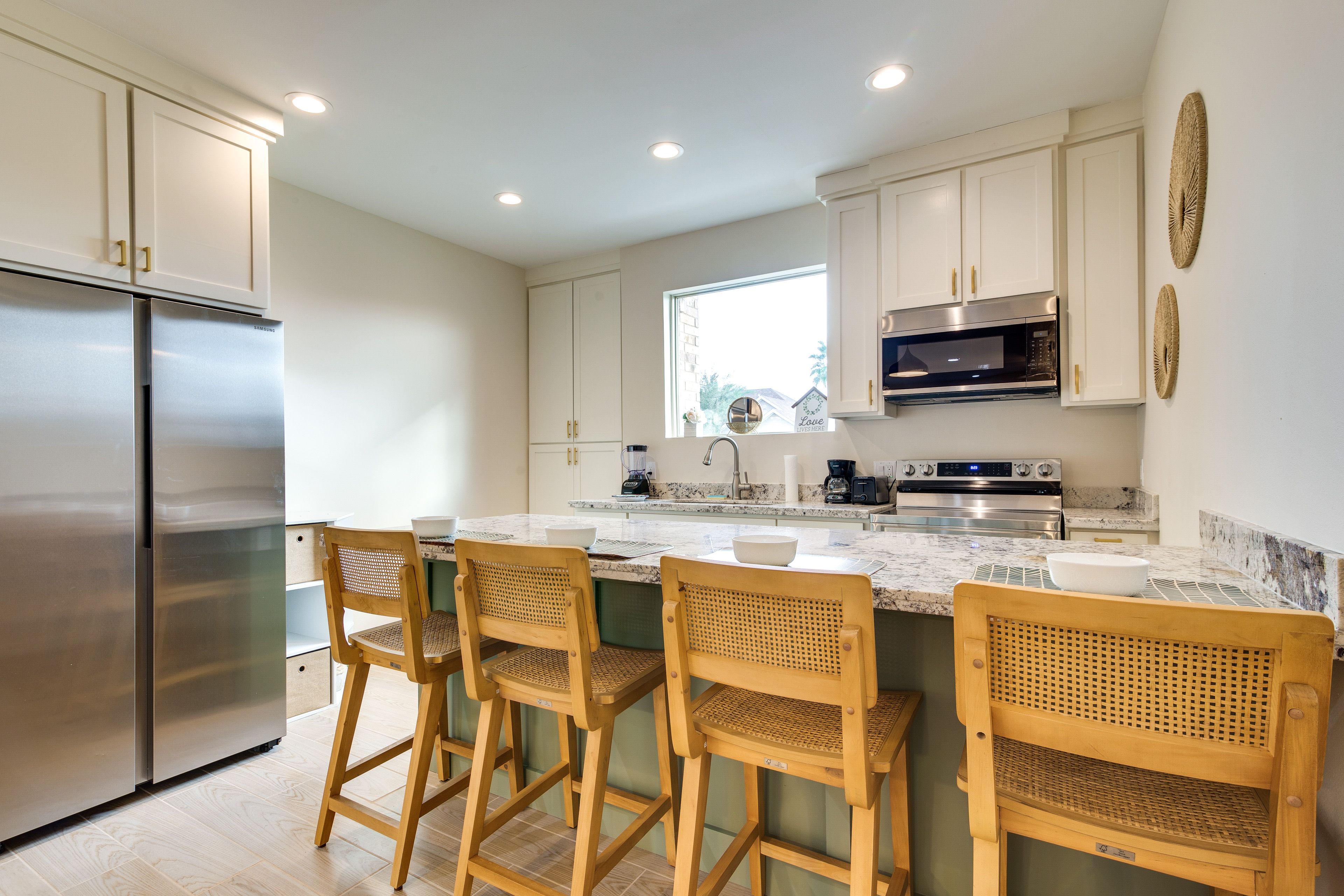 Kitchen | Coffee Maker | Blender | Dishware & Flatware | Toaster