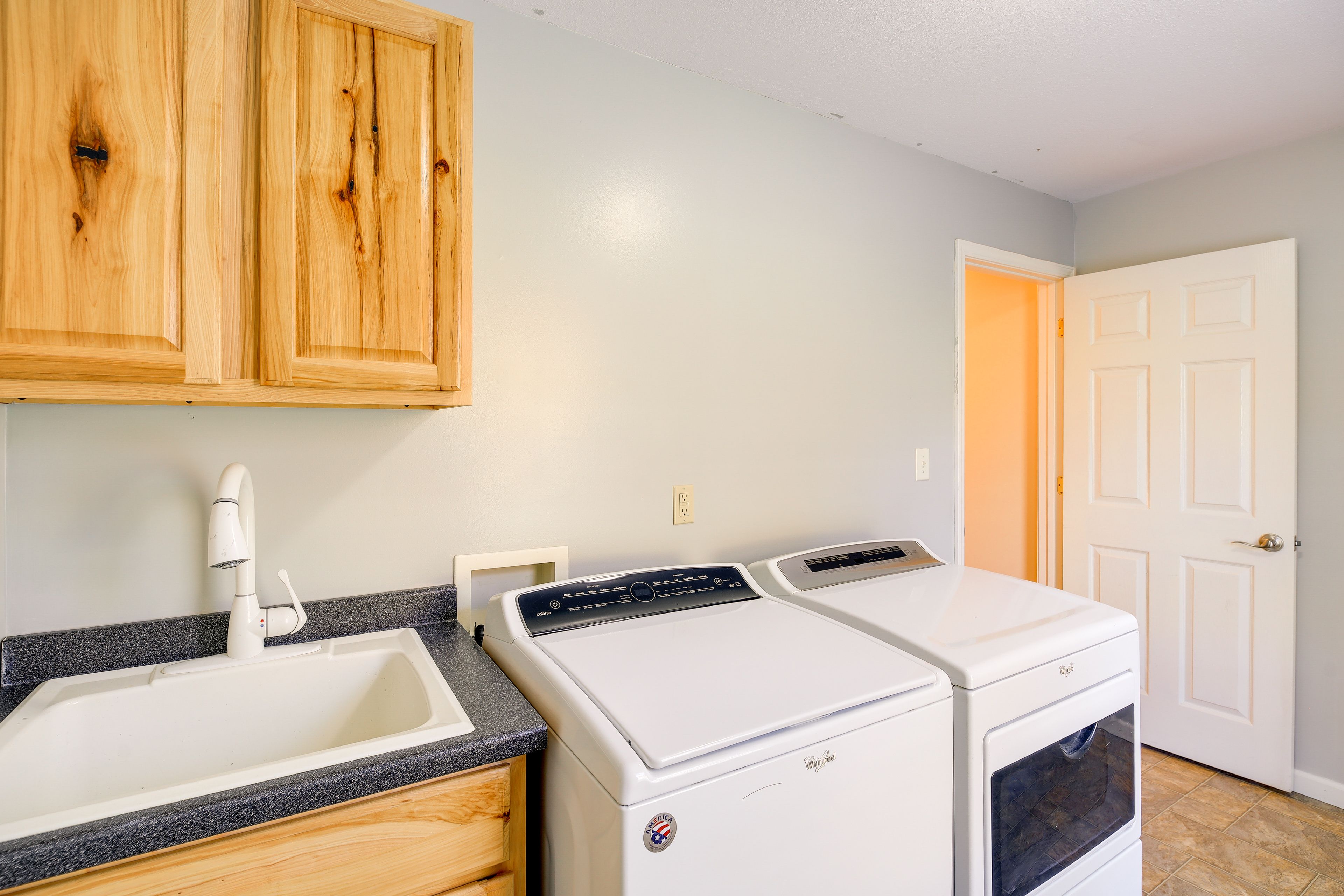 Laundry Area | Washer/Dryer | Hangers | Iron/Board | Trash Bags/Paper Towels