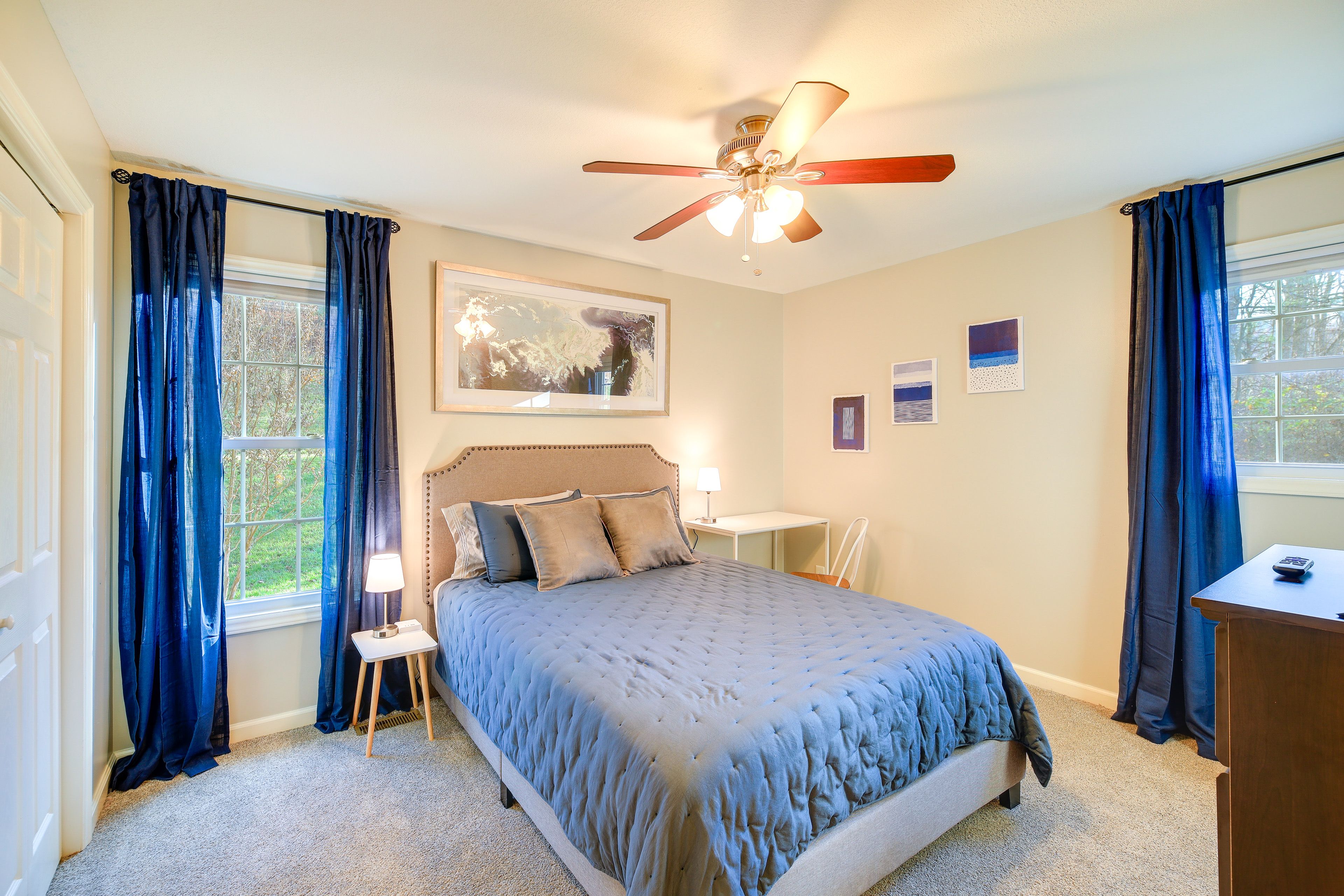 Bedroom 3 | Queen Bed | Laptop-Friendly Workspace
