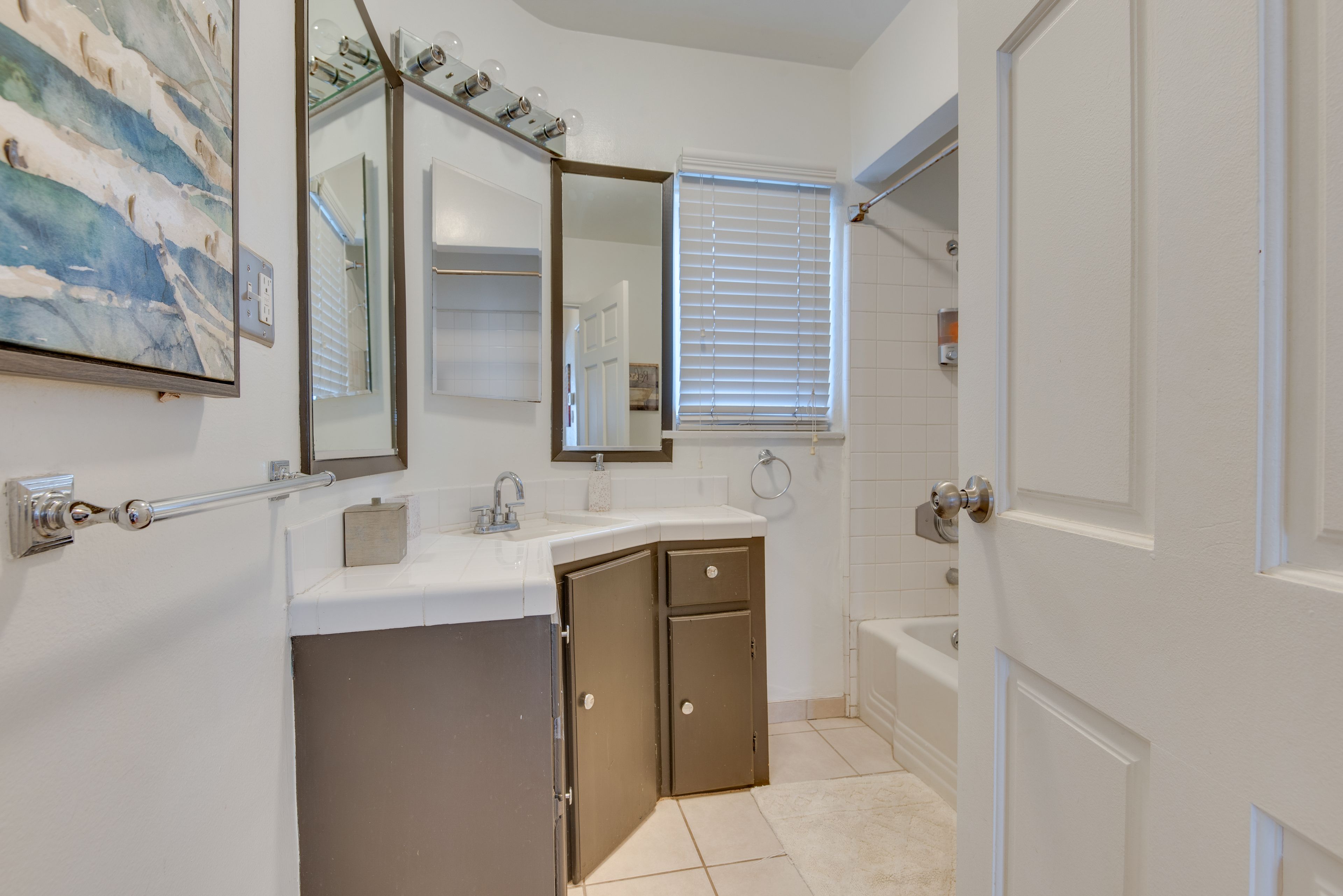Full Bathroom | Complimentary Toiletries