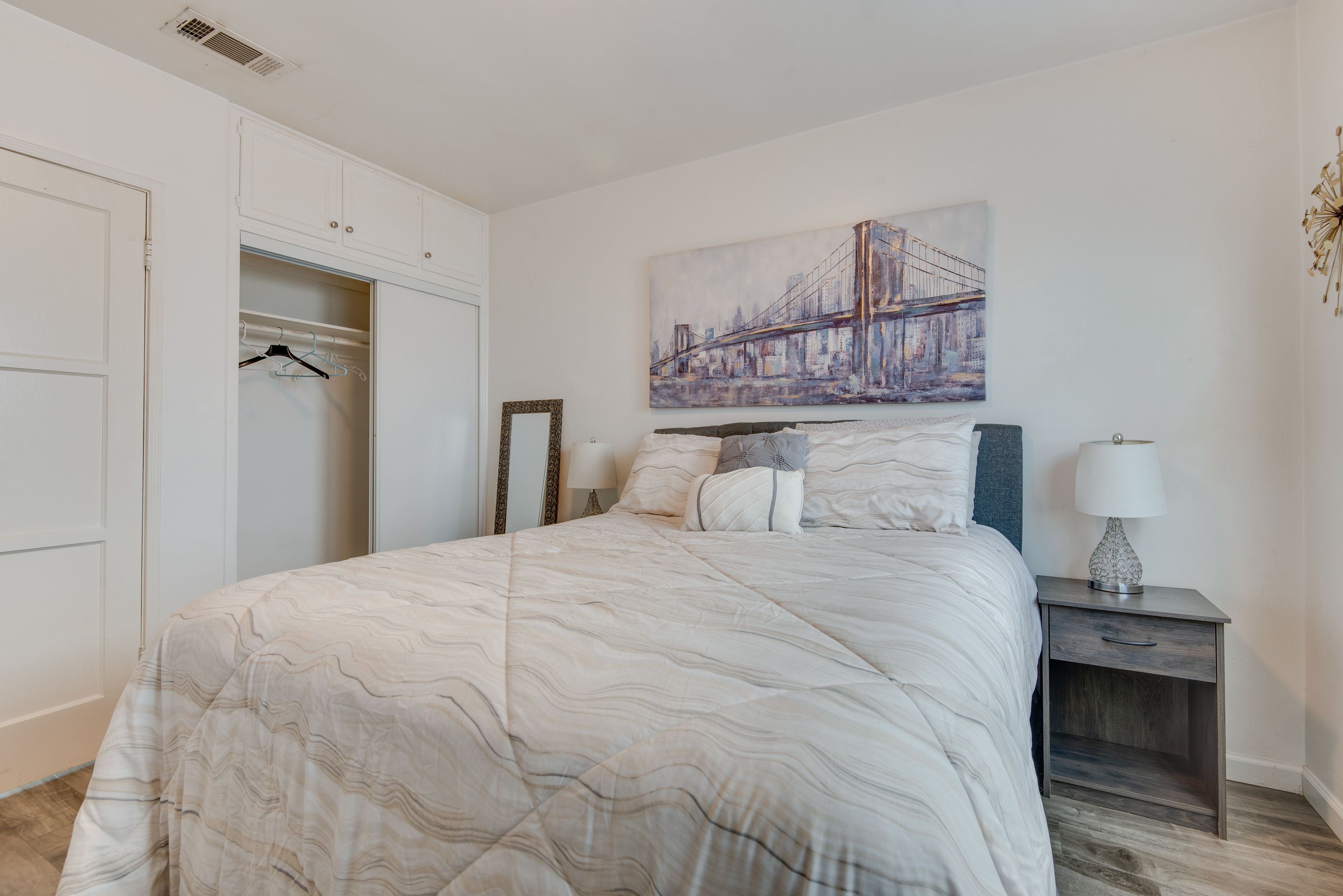 Bedroom | Queen Bed | Linens & Towels | Smart TV