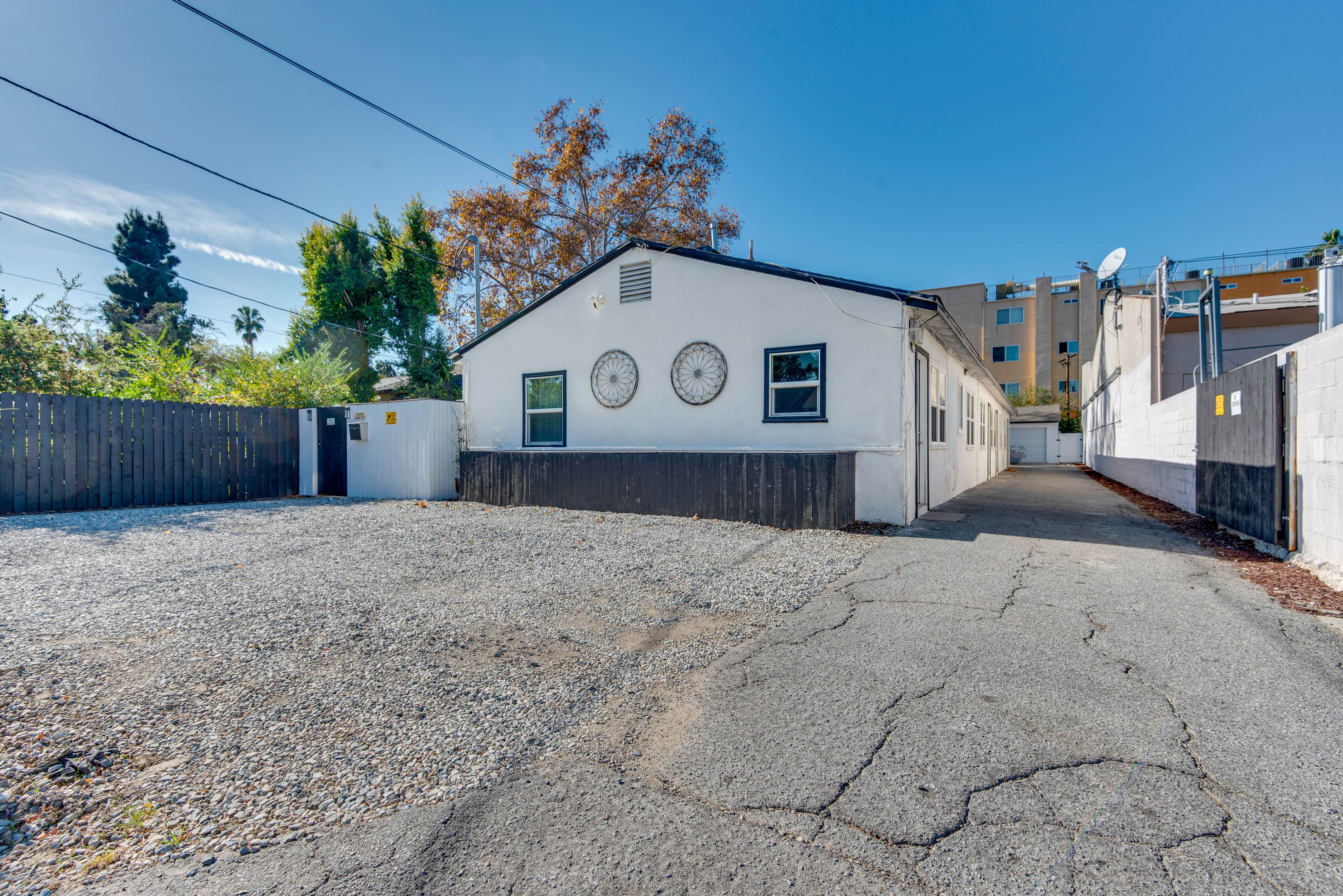 Parking | Driveway (1 Vehicle) | Free Street Parking