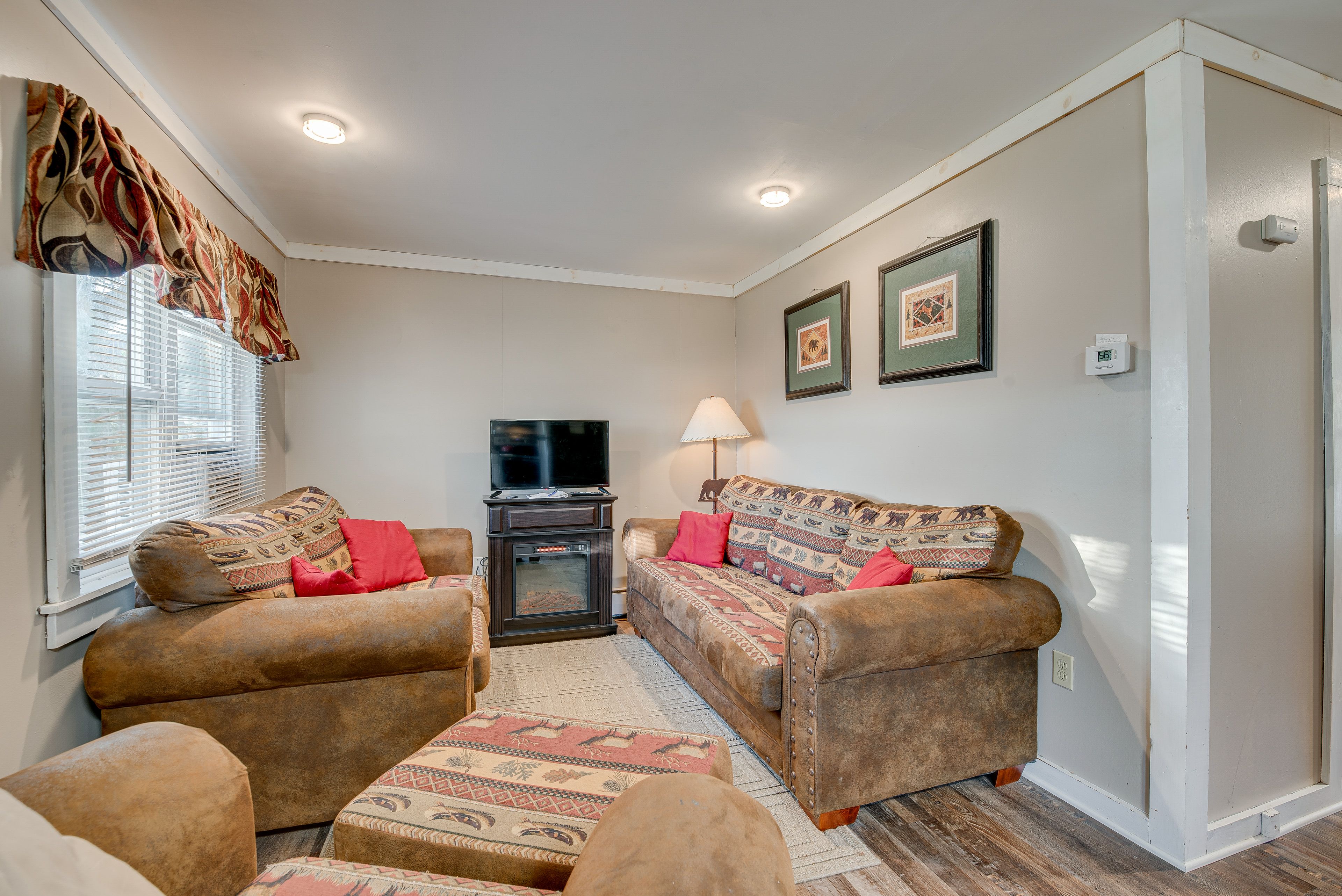 Living Room | Smart TV | Electric Fireplace | Central A/C | Free WiFi