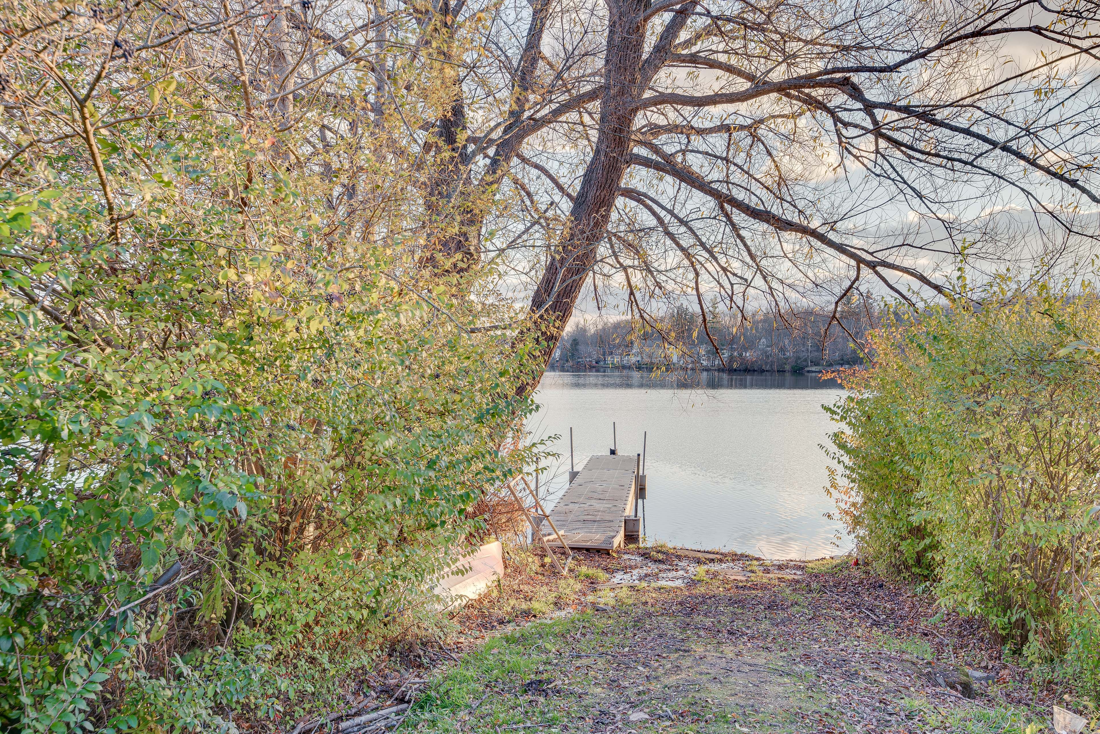 Community Dock | Newton Lake Access