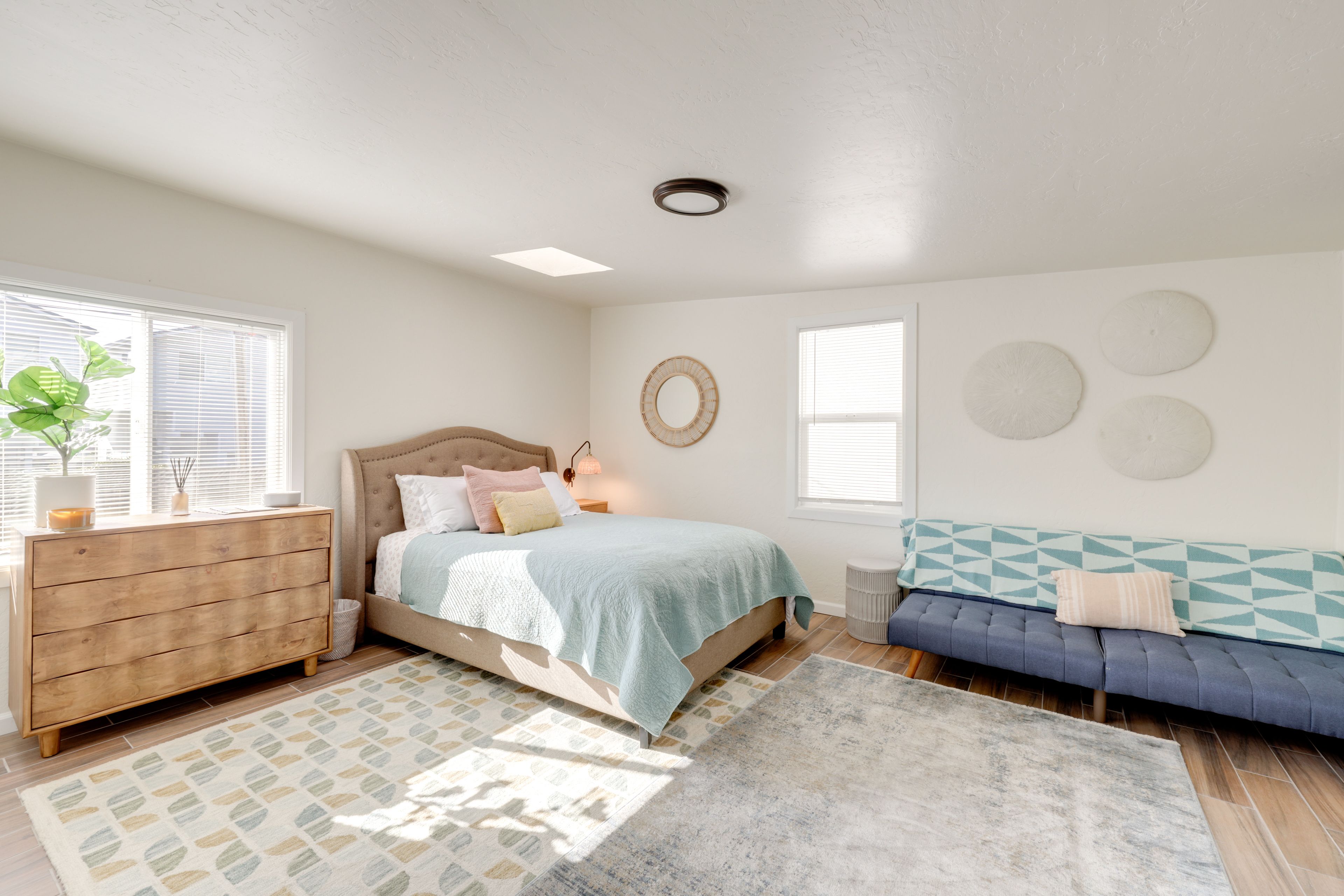 Bedroom | Queen Bed | Linens Provided