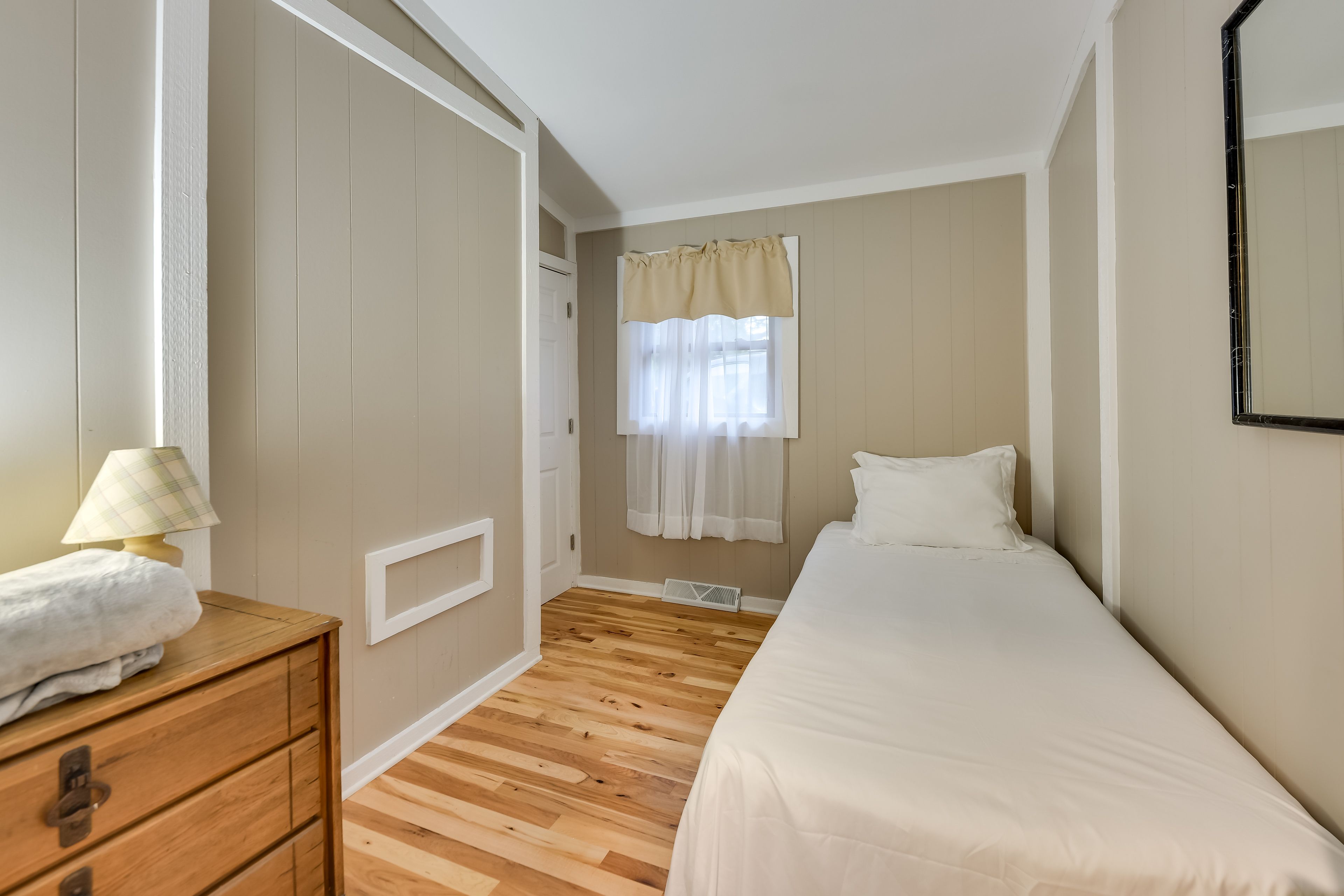 Bedroom 3 | Main Level | Twin Bed