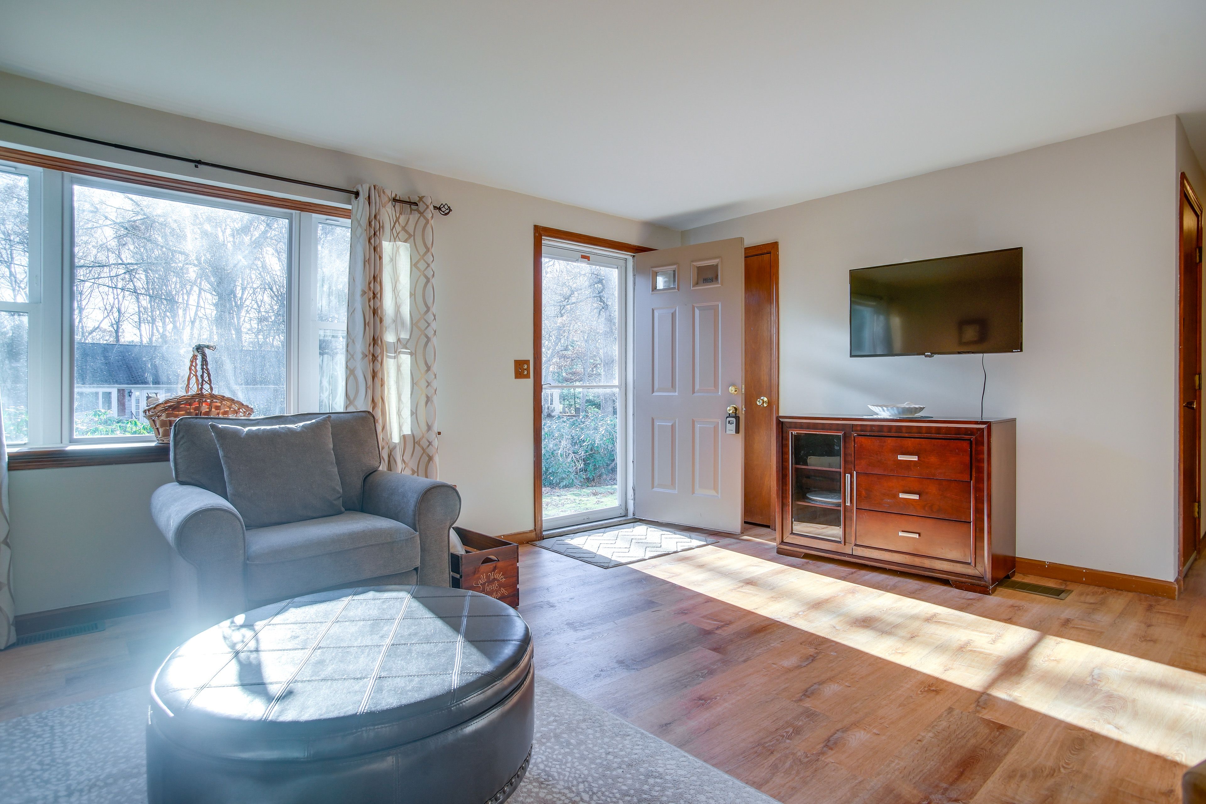 Living Room | Smart TV