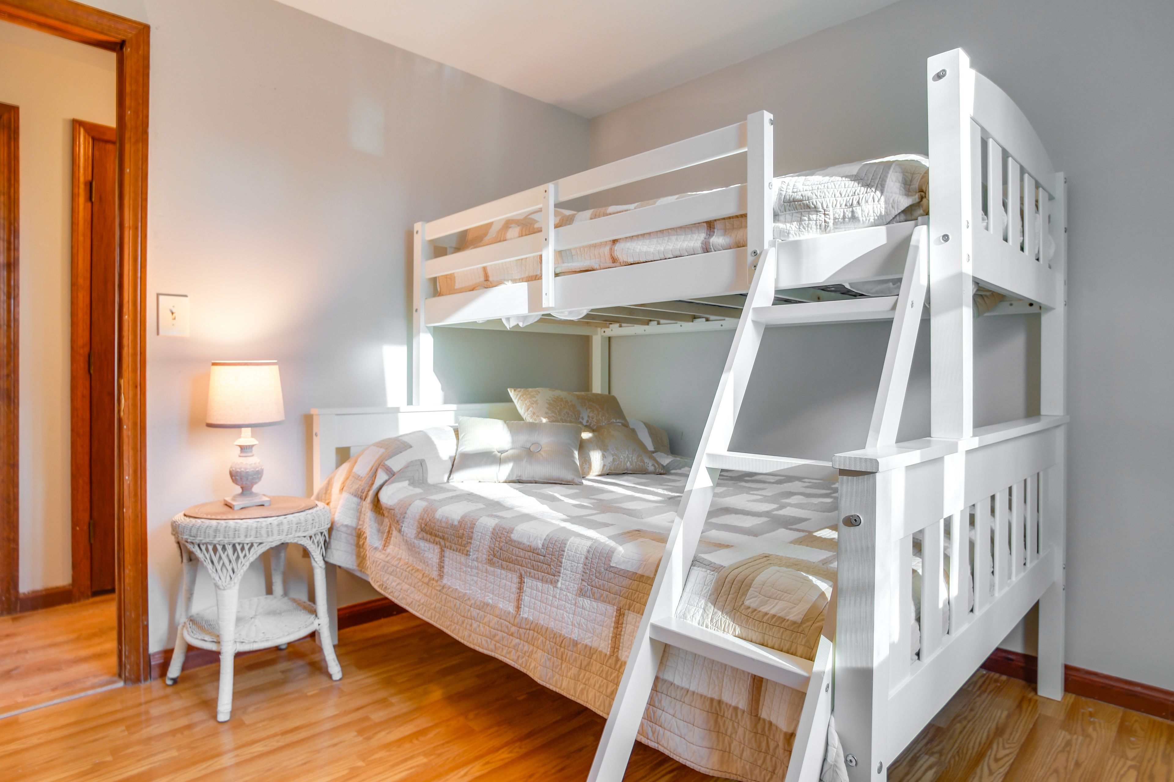 Bedroom 3 | Twin/Full Bunk Bed