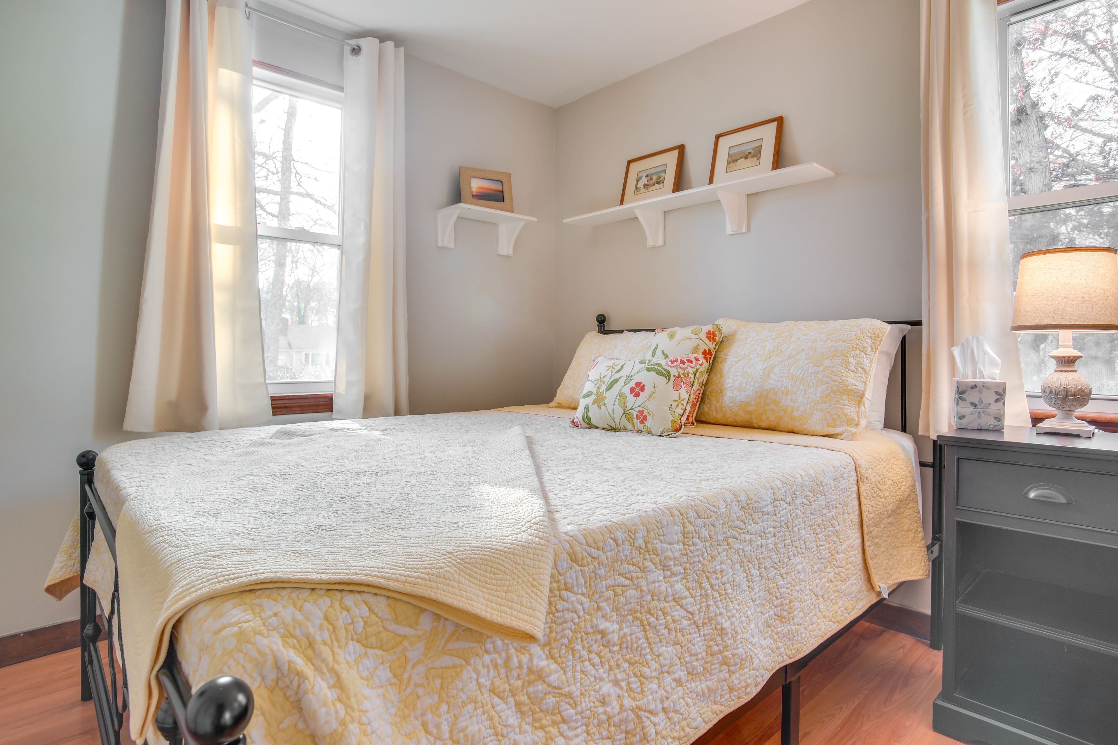 Bedroom 2 | Queen Bed