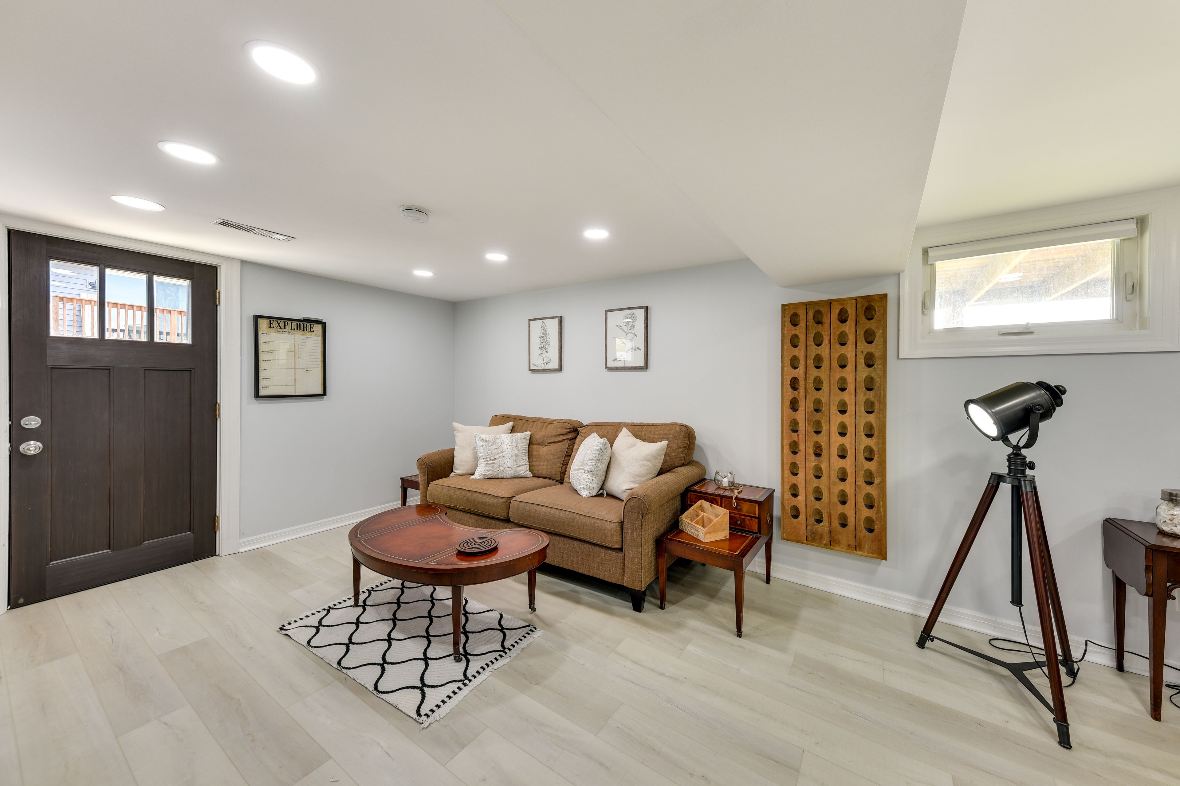 Lower Living Room | Basement Floor | Smart TV | Board Games