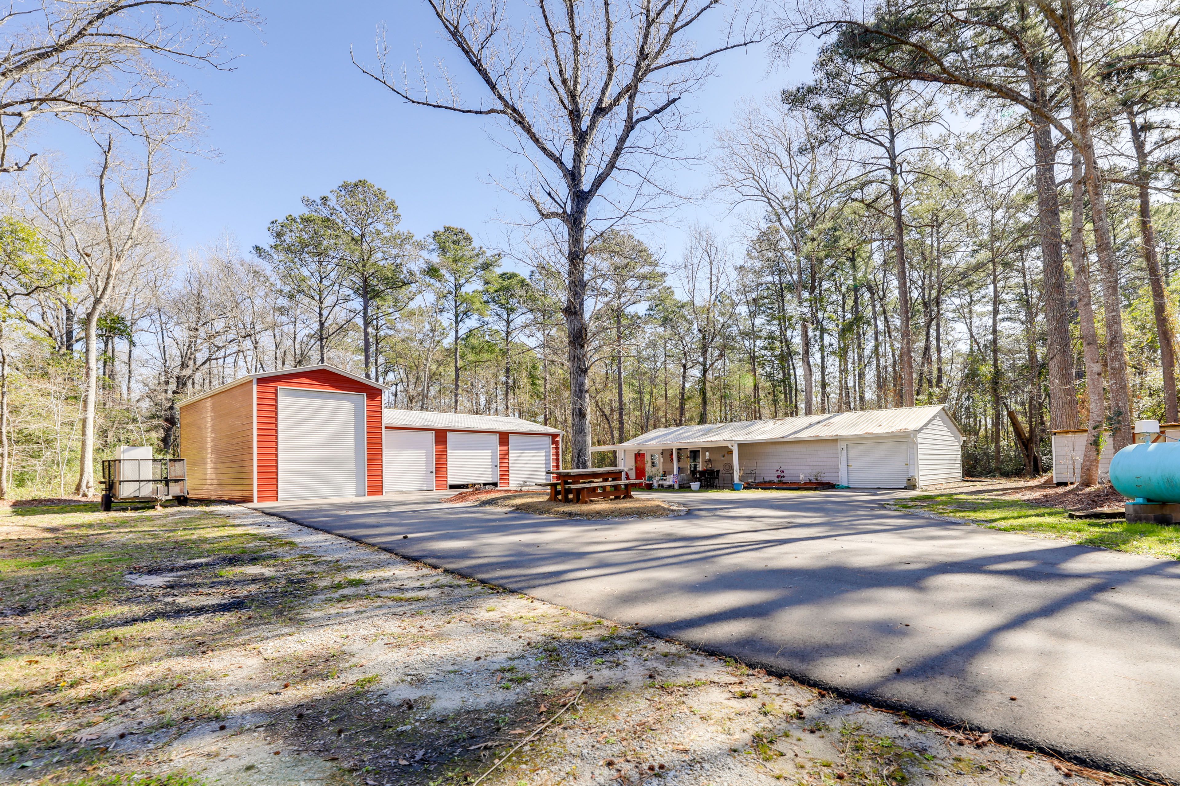 Parking | Driveway (2 Vehicles) | RV/Trailer Parking