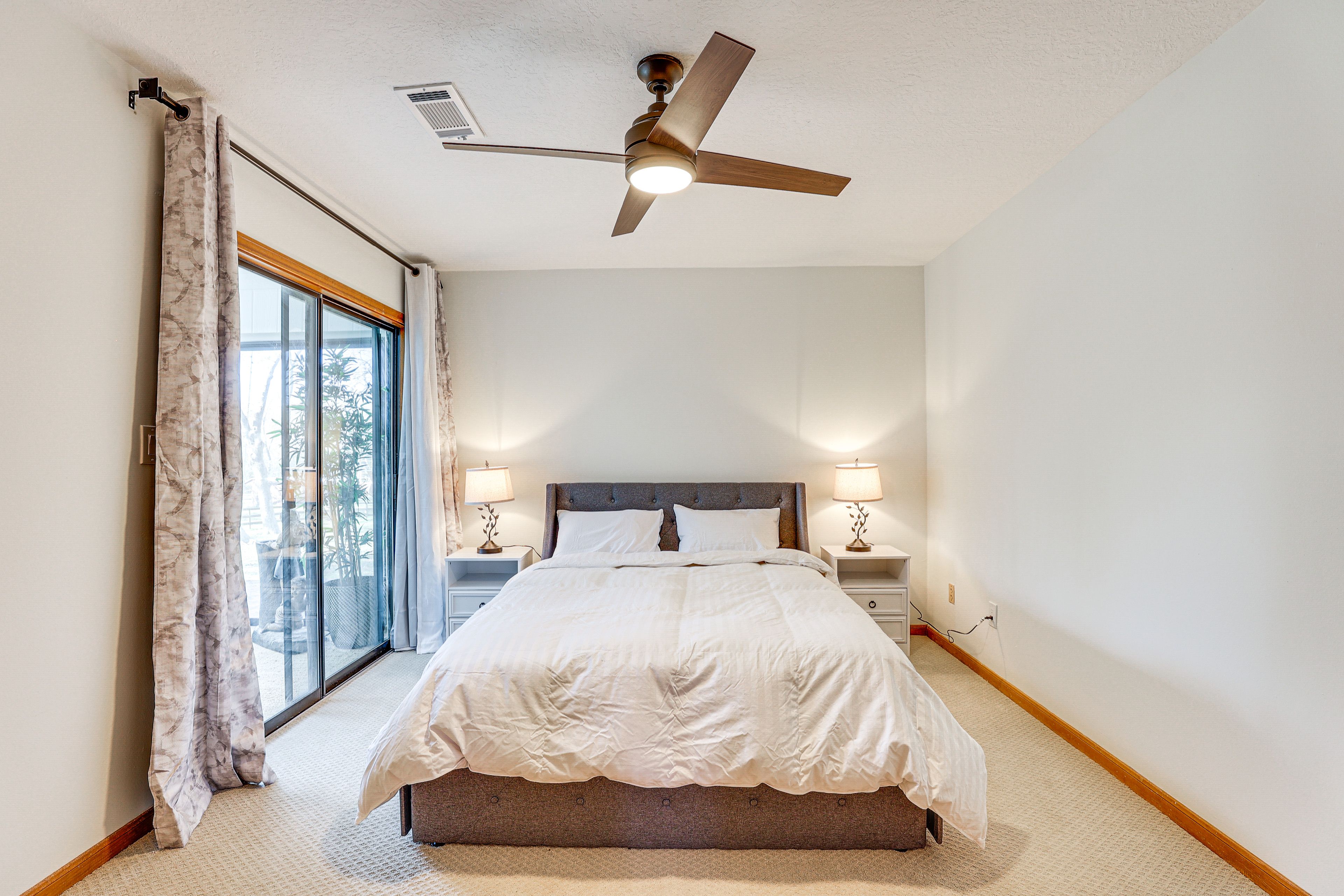 Bedroom 2 | Queen Bed | 1st Floor