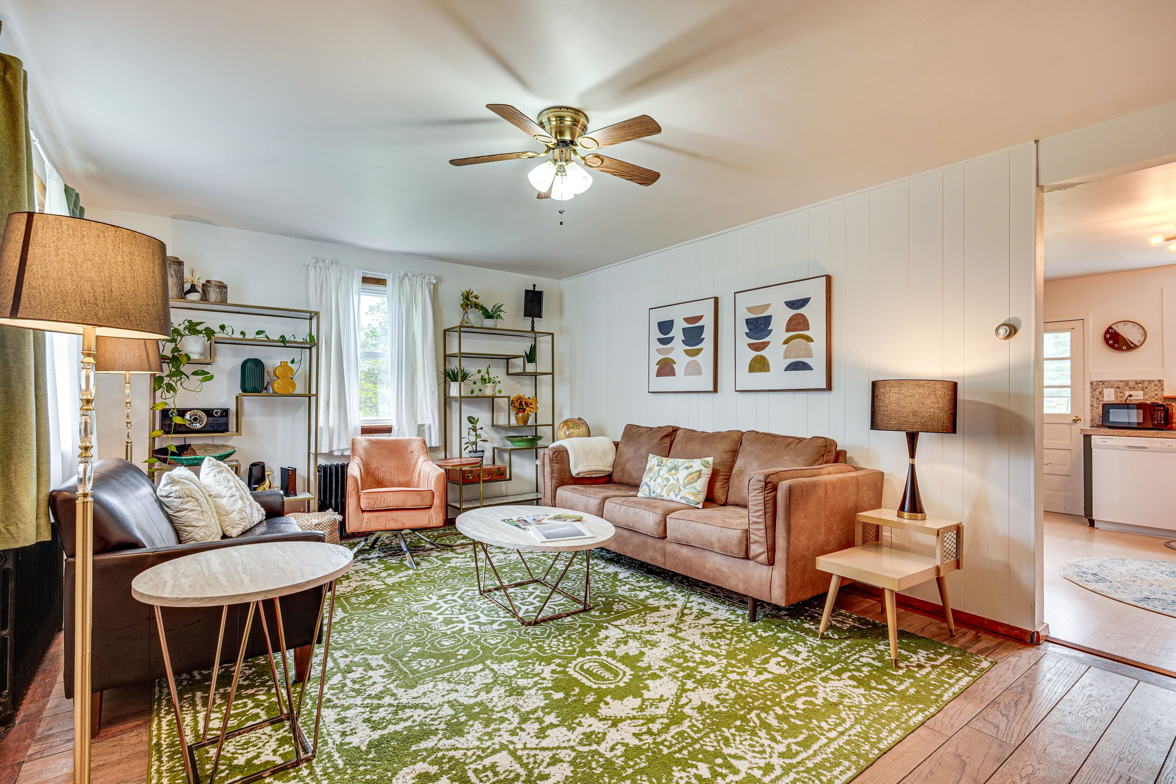 Living Area | Smart TV w/ Cable