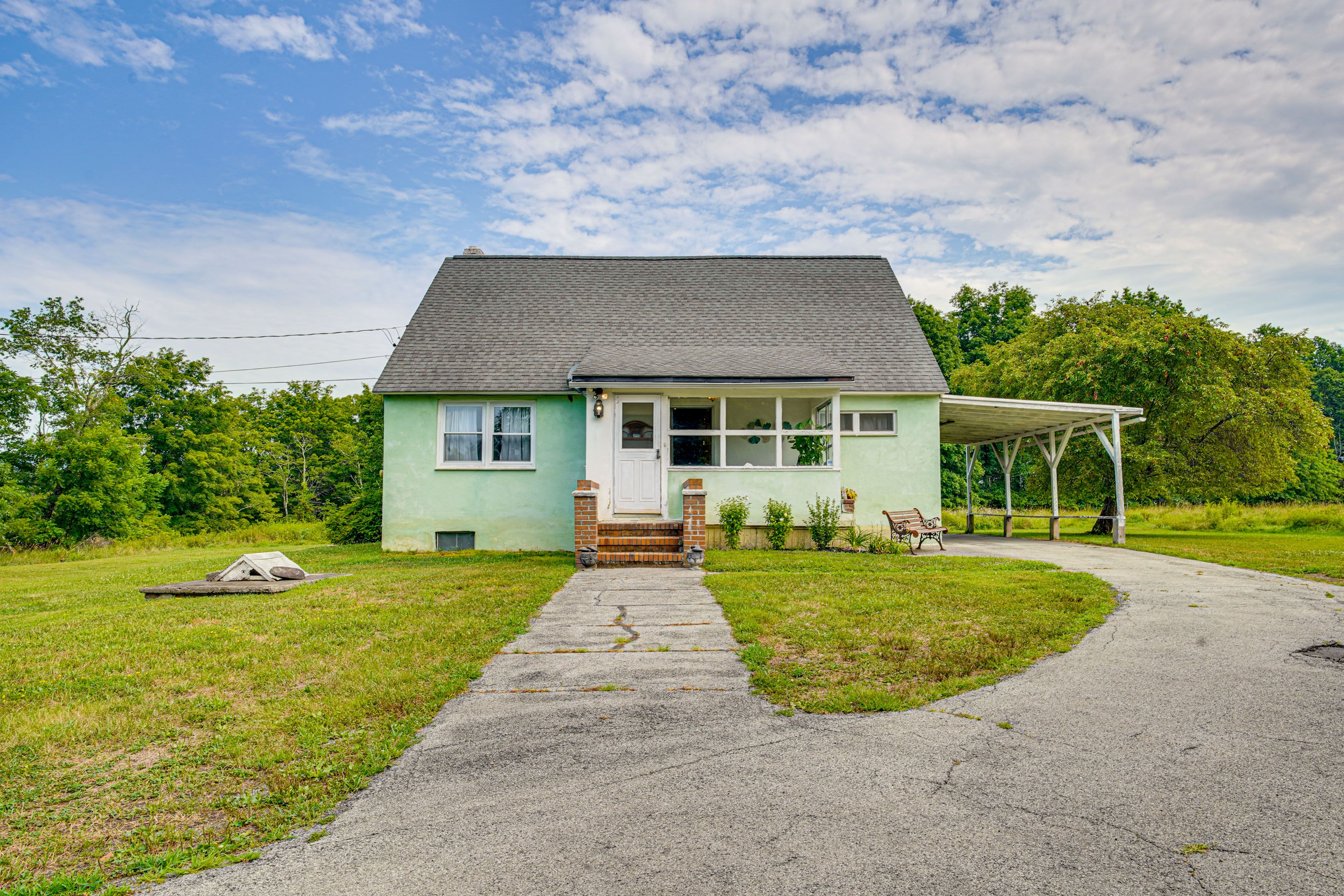 Parking | Driveway (3 Vehicles)