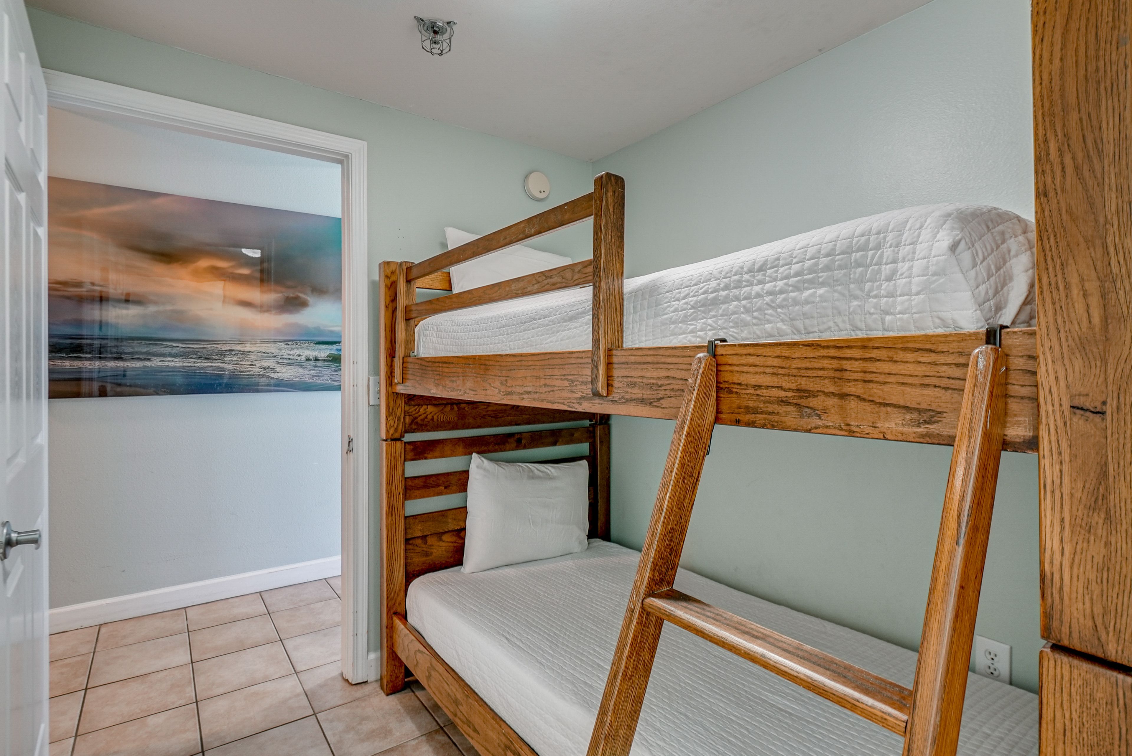 Sleeping Nook | Twin Bunk Bed