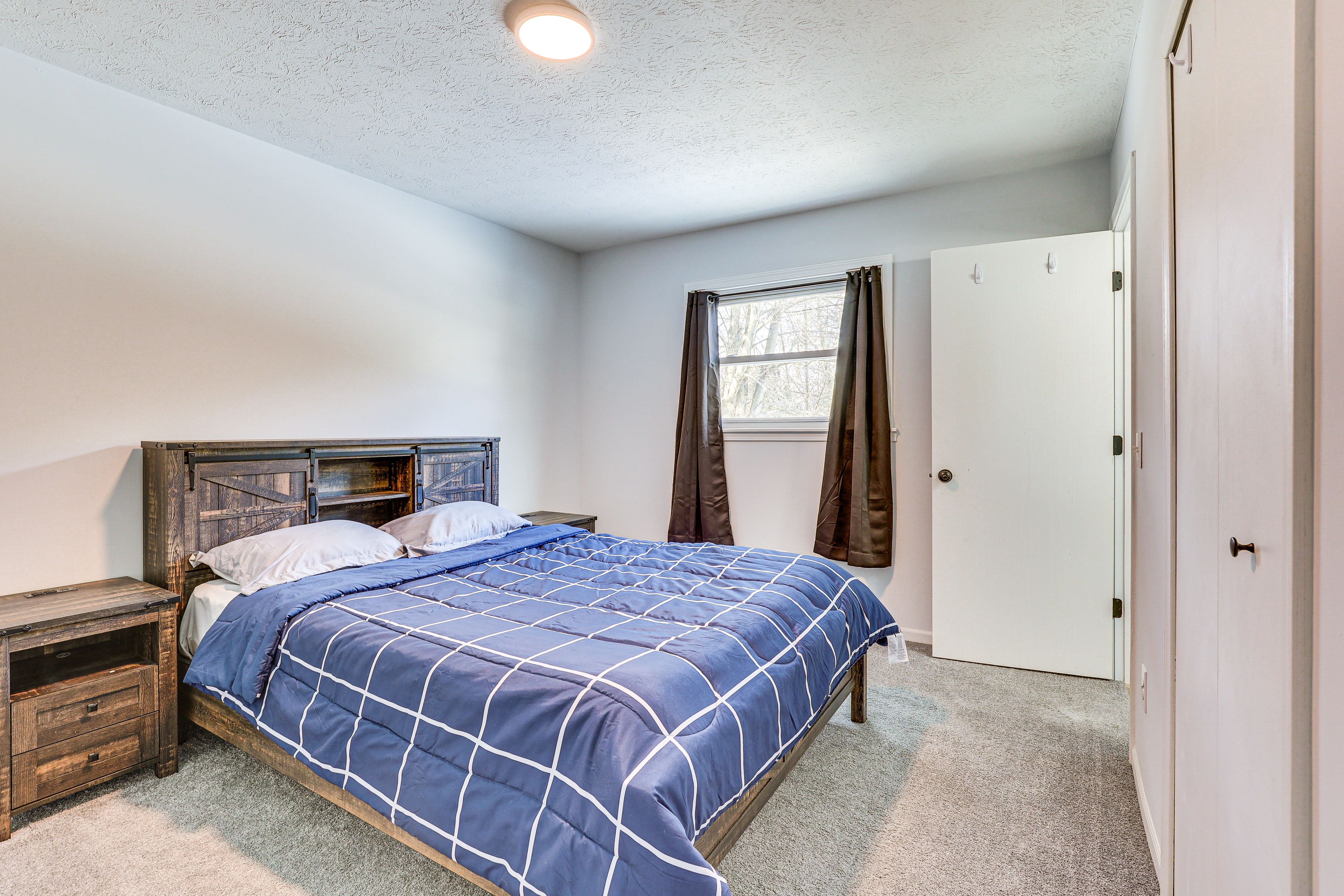 Bedroom 1 | Queen Bed | En-Suite Bathroom | 3rd Floor