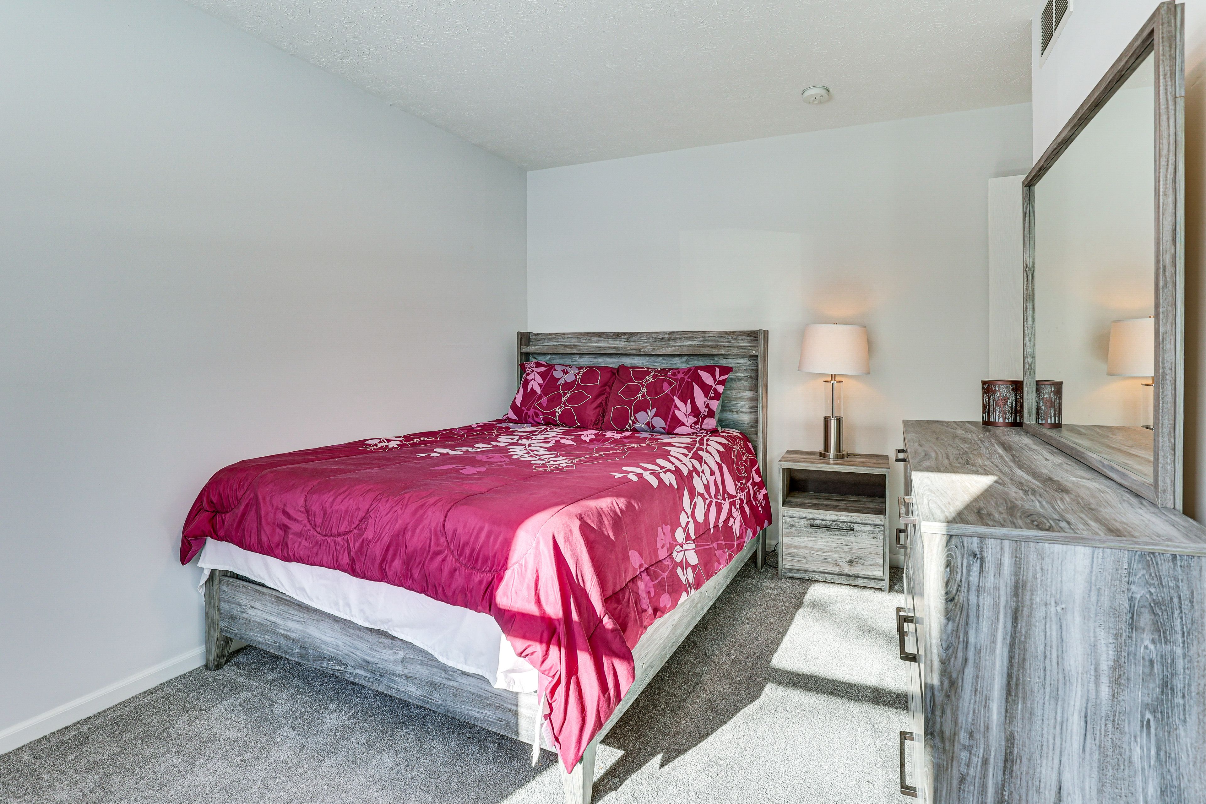 Bedroom 2 | Queen Bed | Flat-Screen TV | 3rd Floor