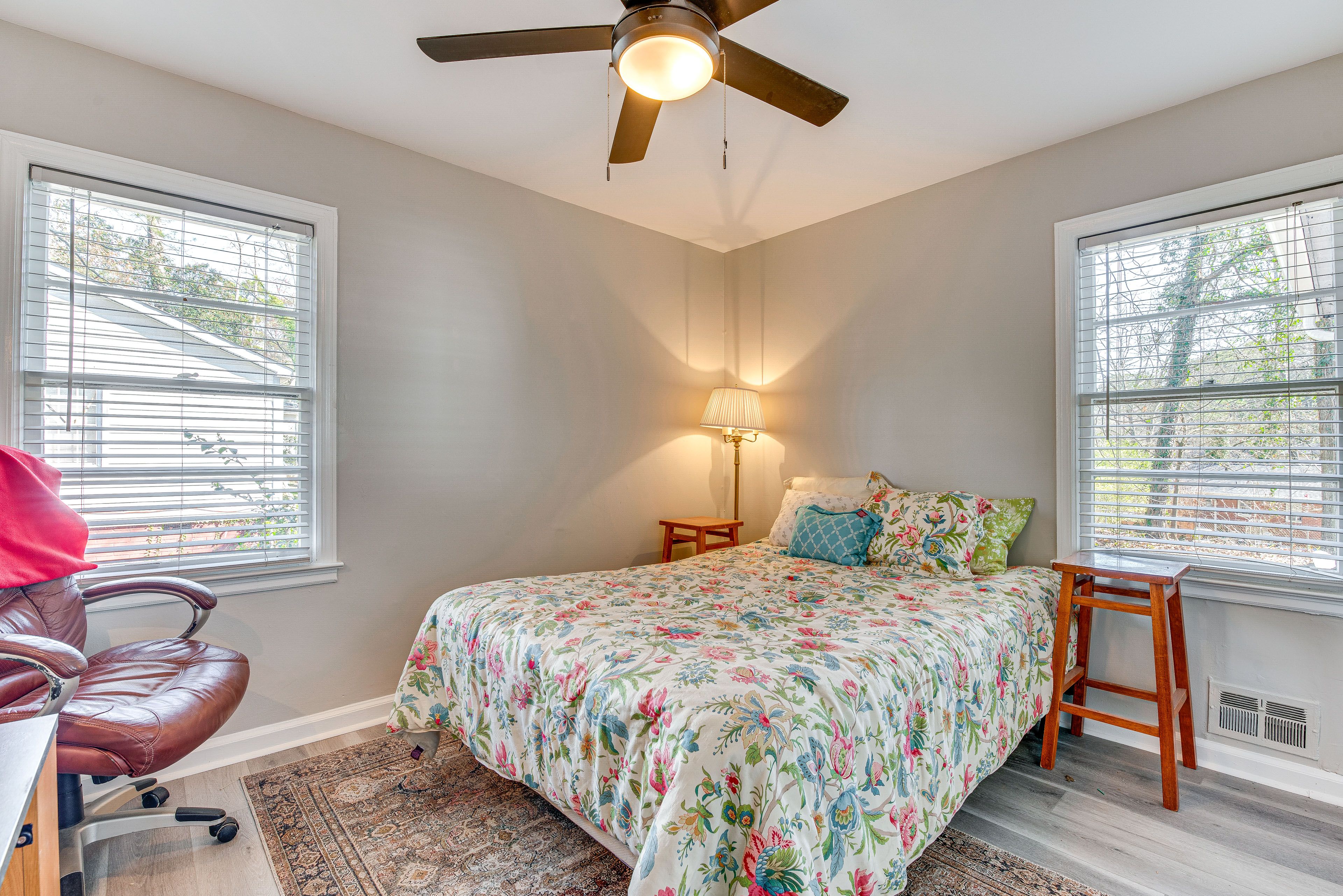 Bedroom 2 | Full Bed | Laptop Workspace | Free WiFi