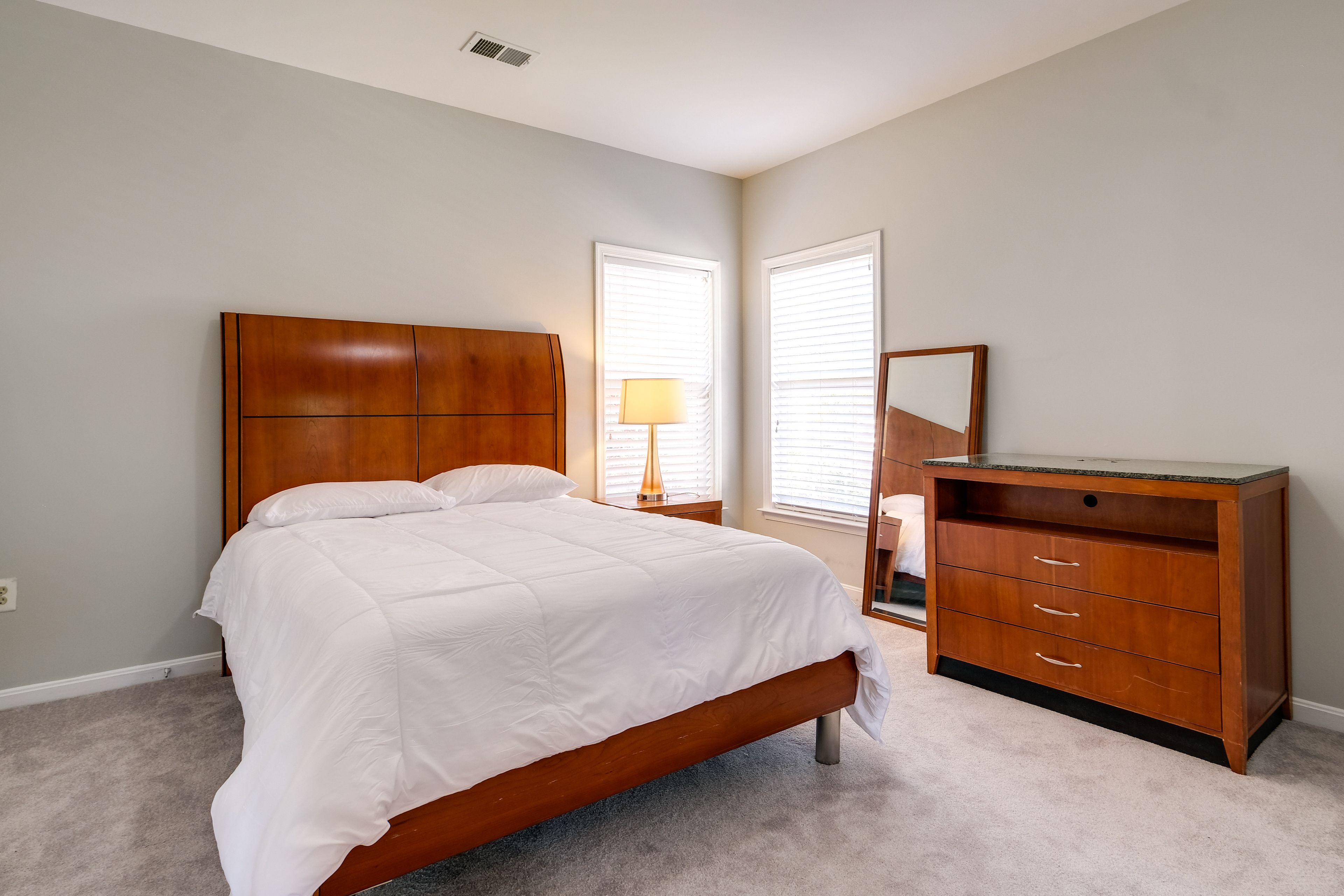 Bedroom 3 | Queen Bed