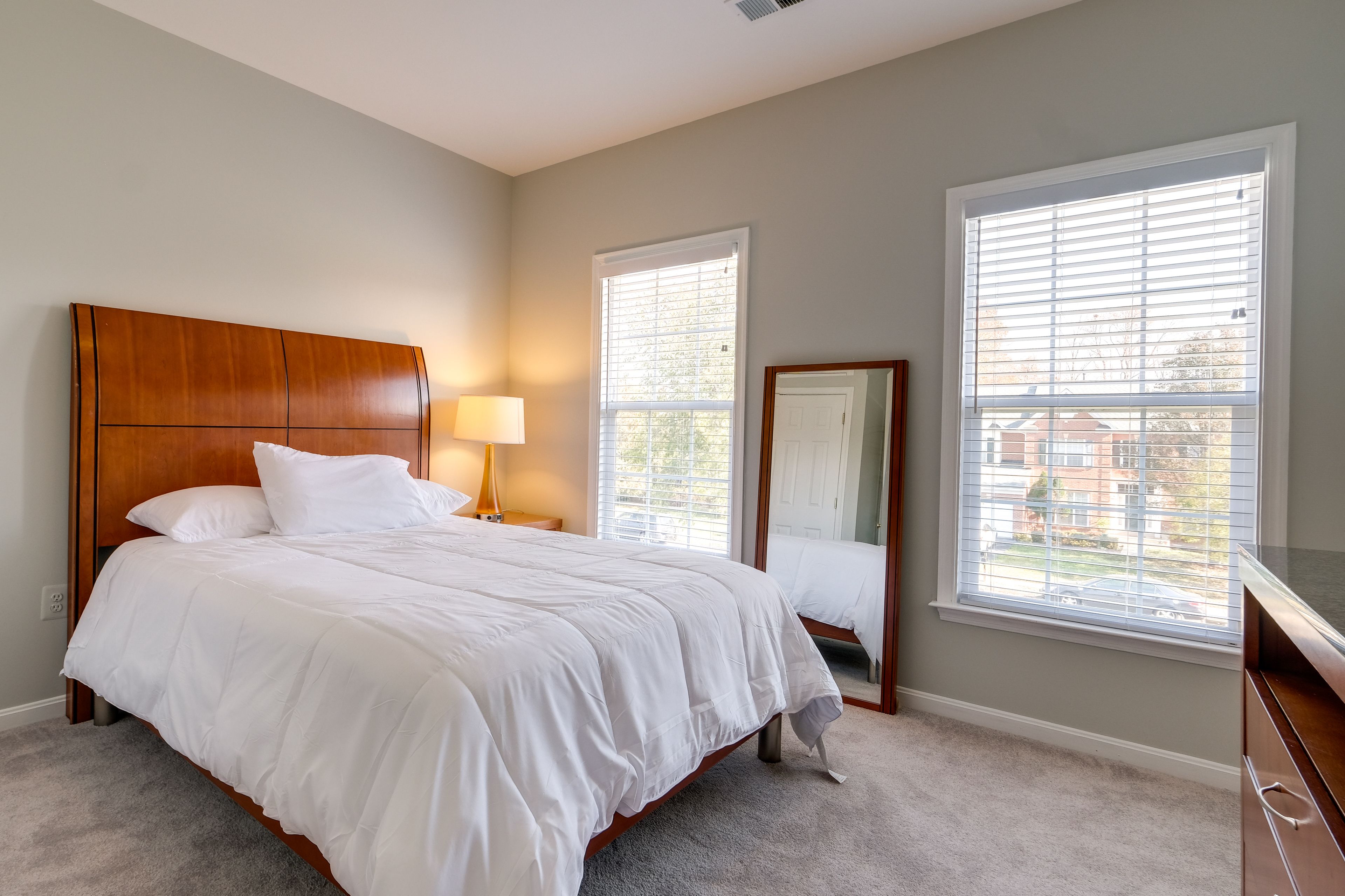 Bedroom 4 | Queen Bed