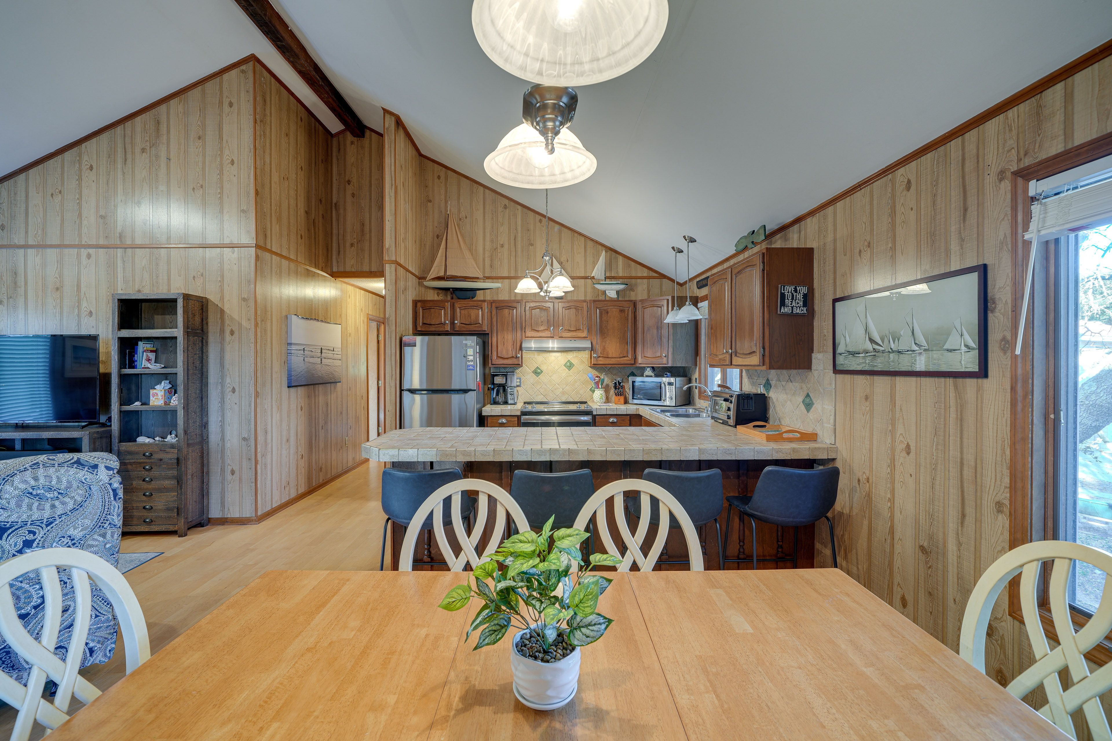Dining Area | Open Floor Plan