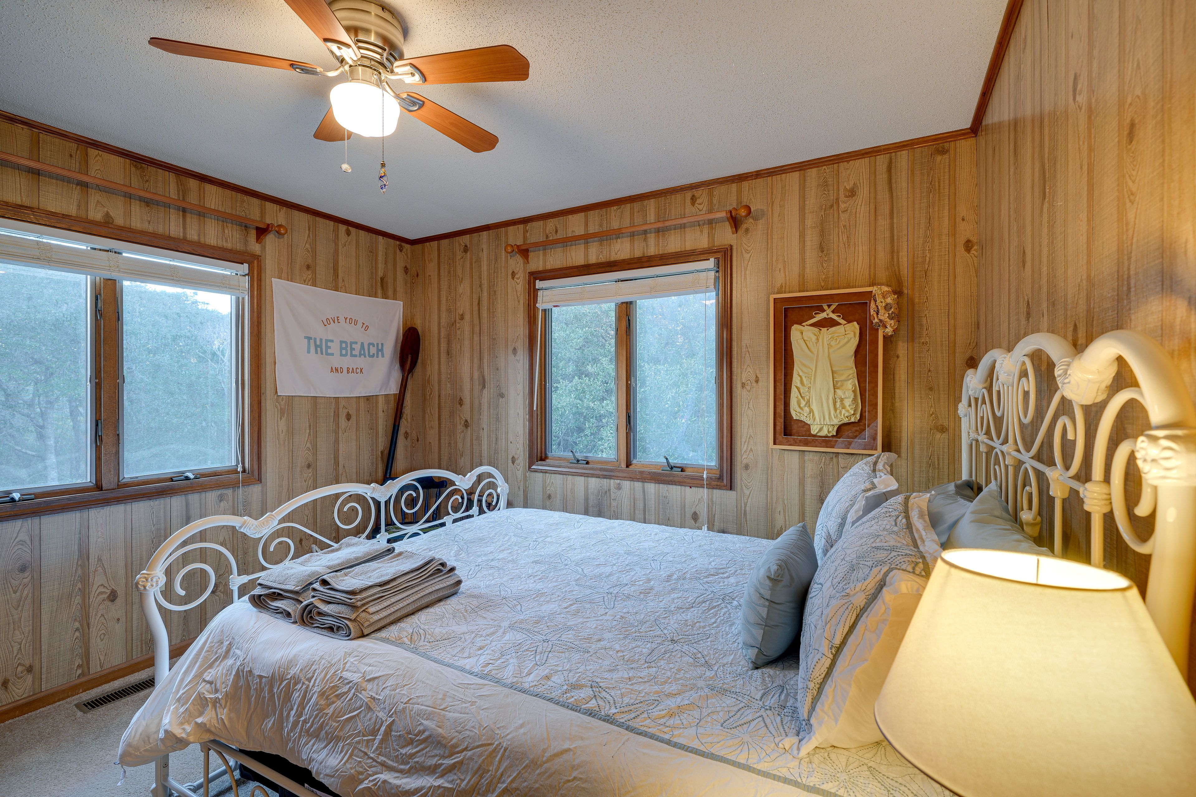 Bedroom 2 | Queen Bed
