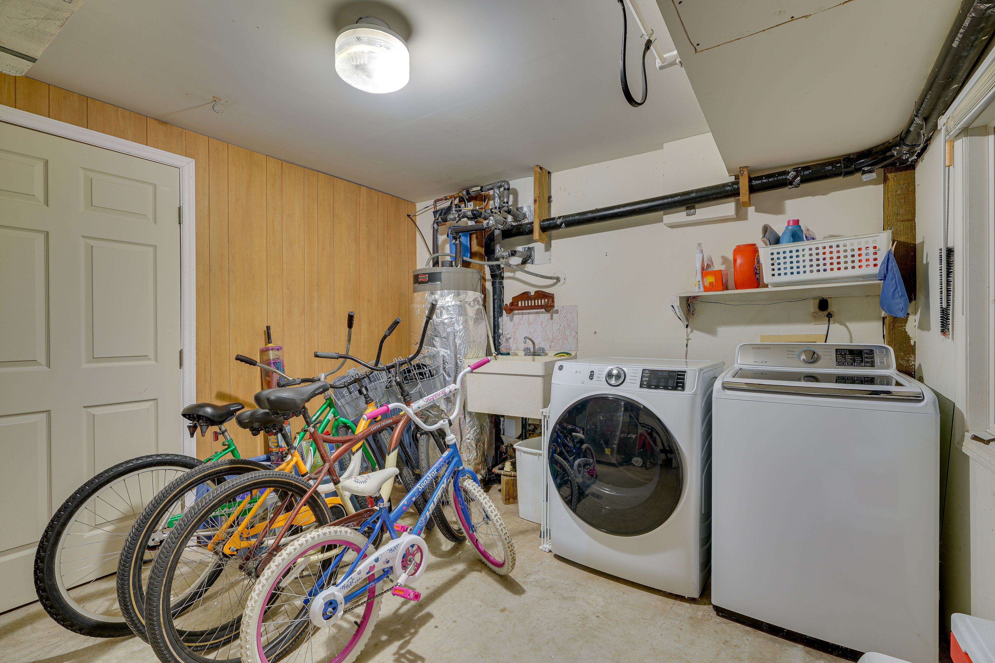 Laundry Room | Washer & Dryer | Bicycles Provided