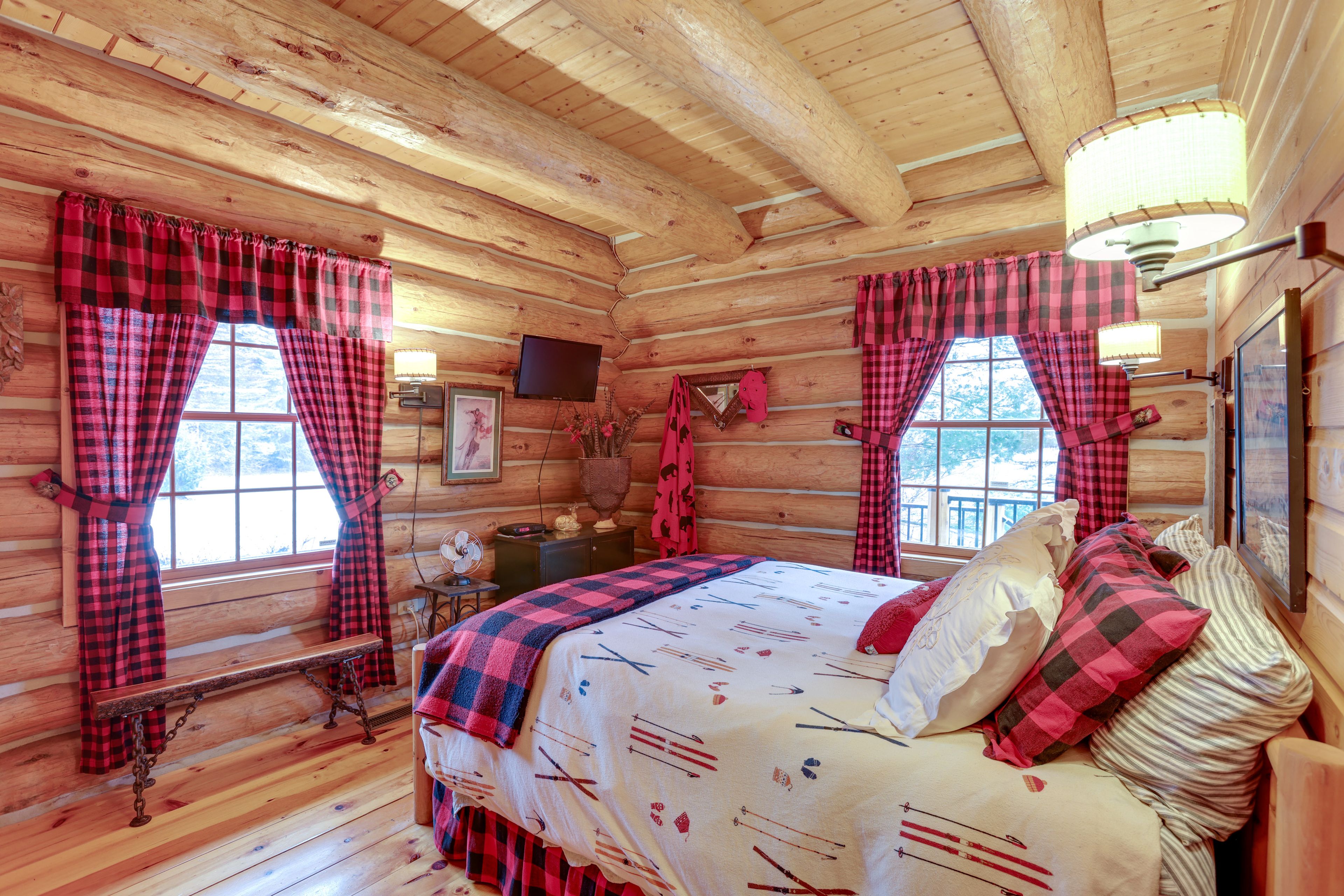 Bedroom 3 | Full Bed | Smart TV | 1st Floor