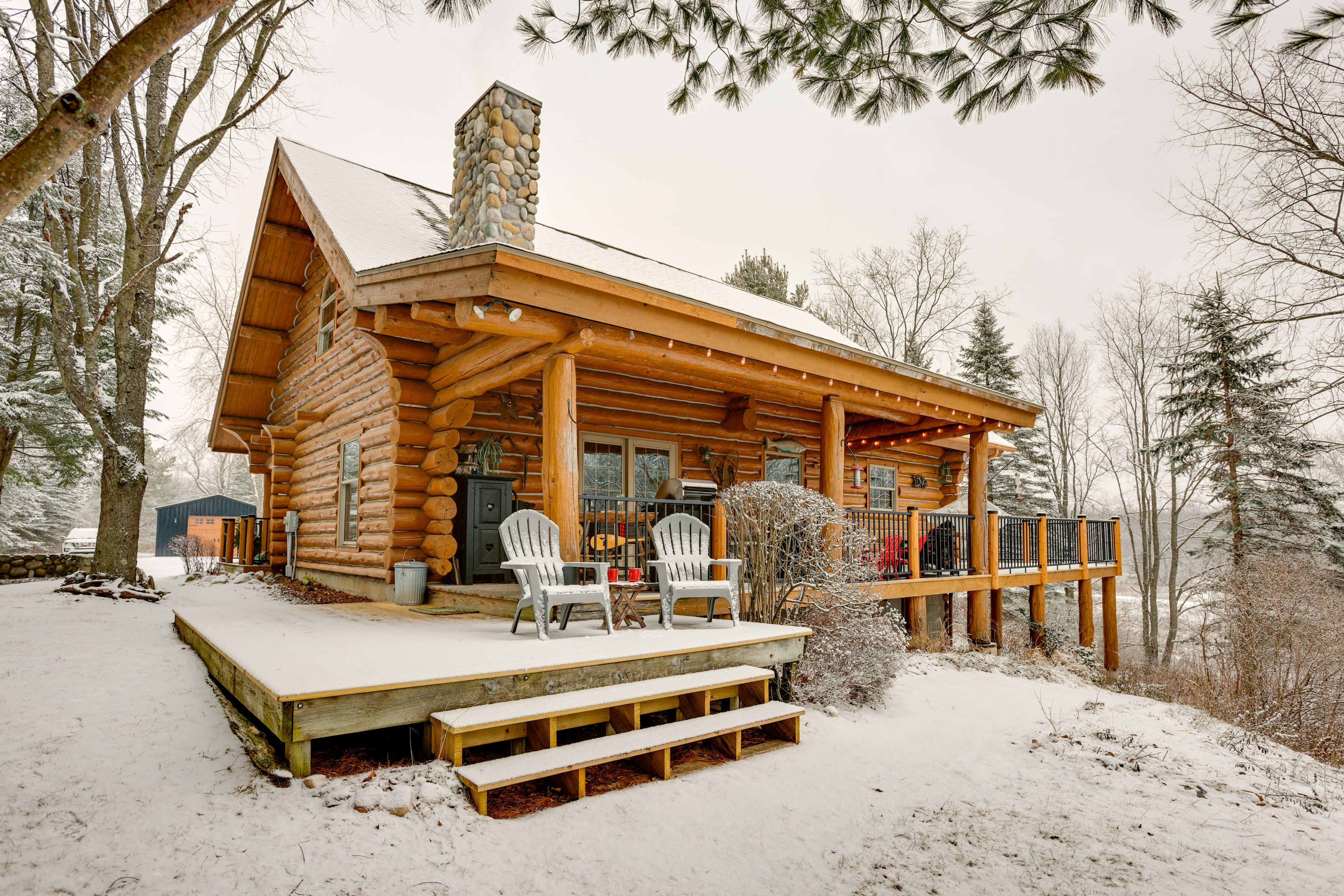Cabin Exterior | Wood-Burning Fire Pit | River Access