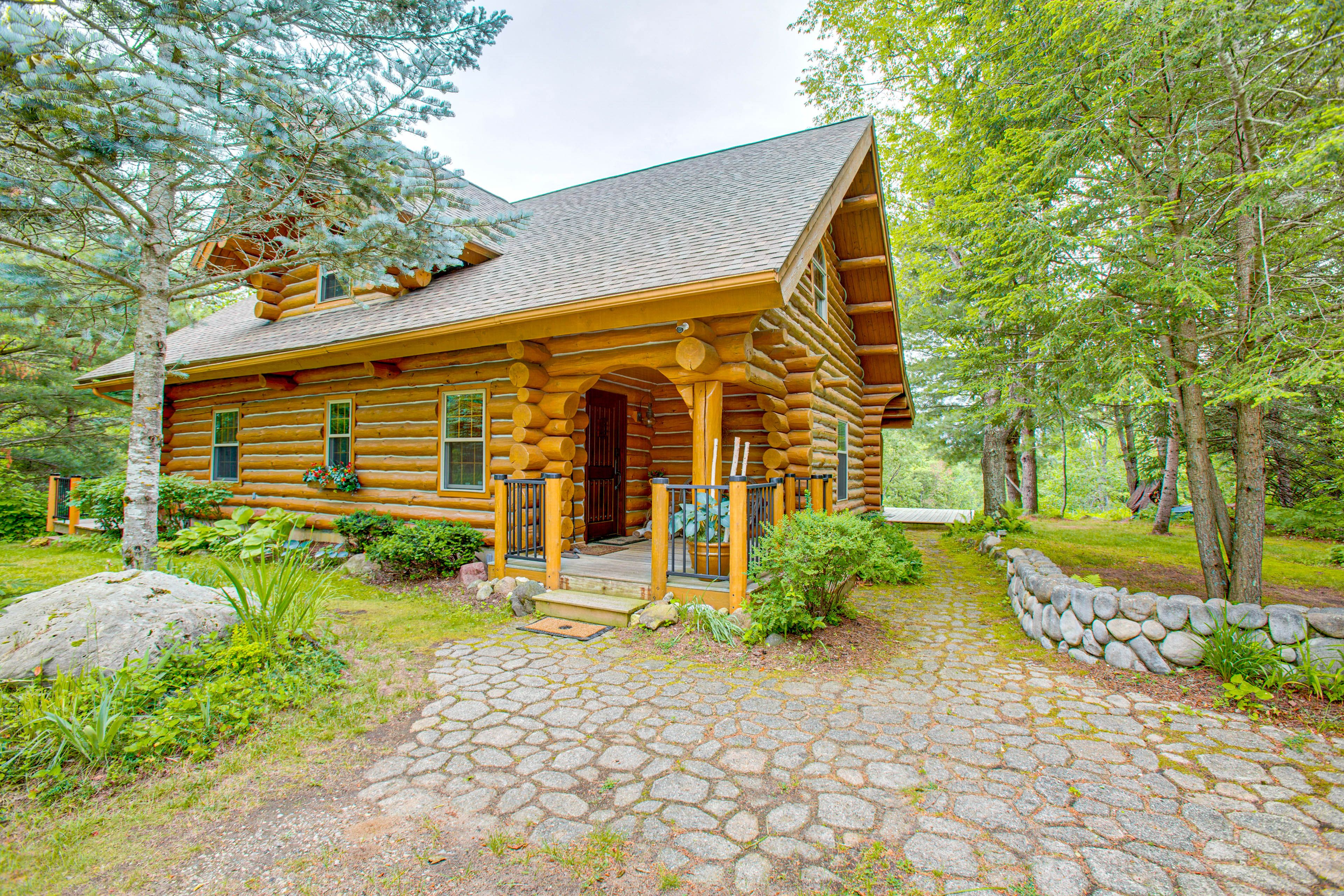 Cabin Exterior | Wood-Burning Fire Pit | River Access