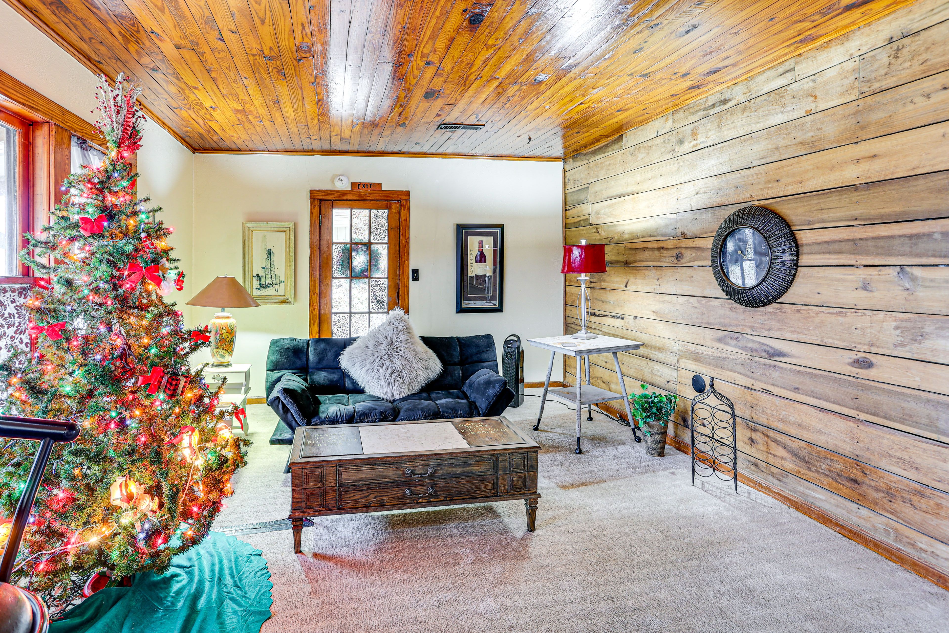 Living Room | Free WiFi