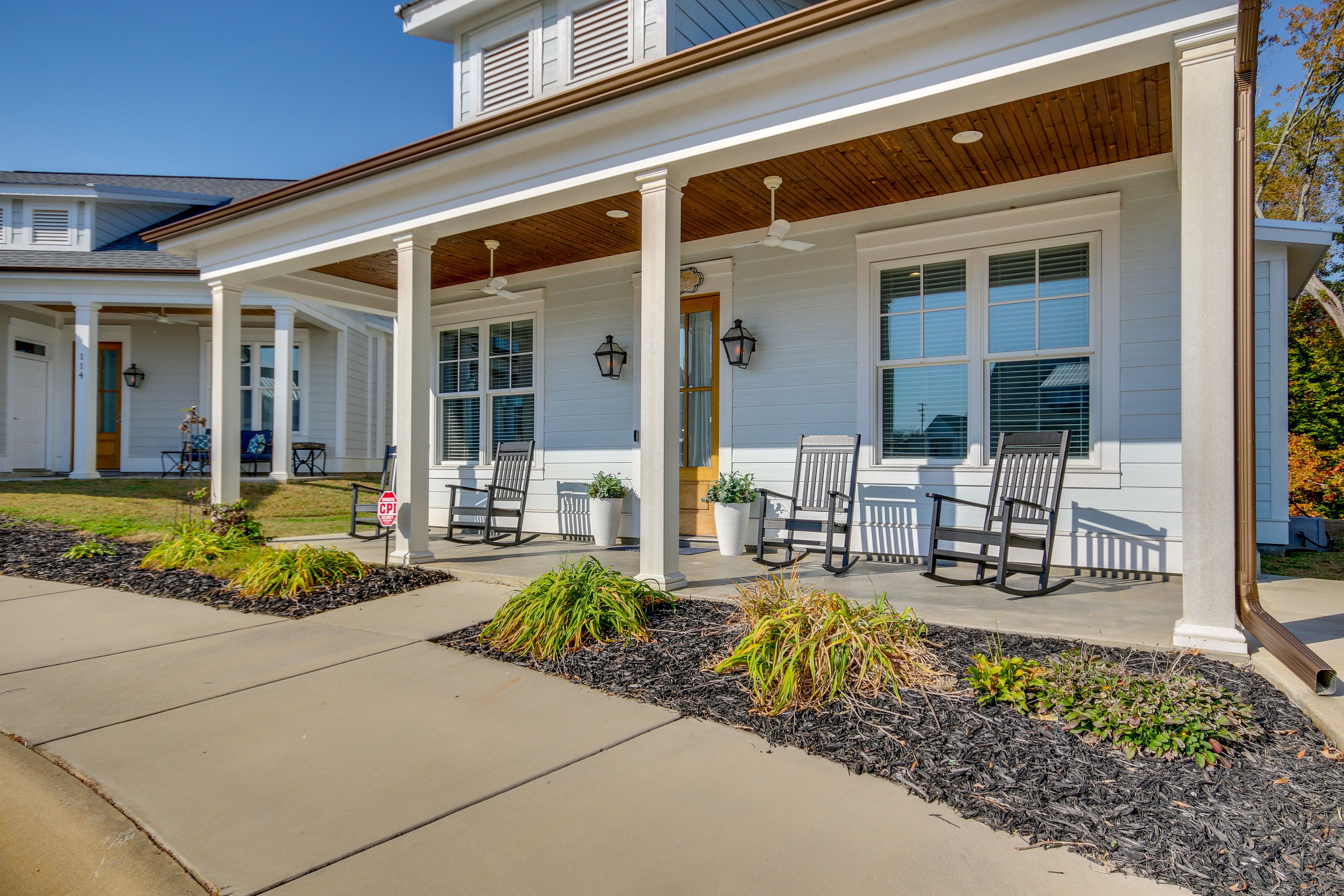 Front Porch | Private Entrance