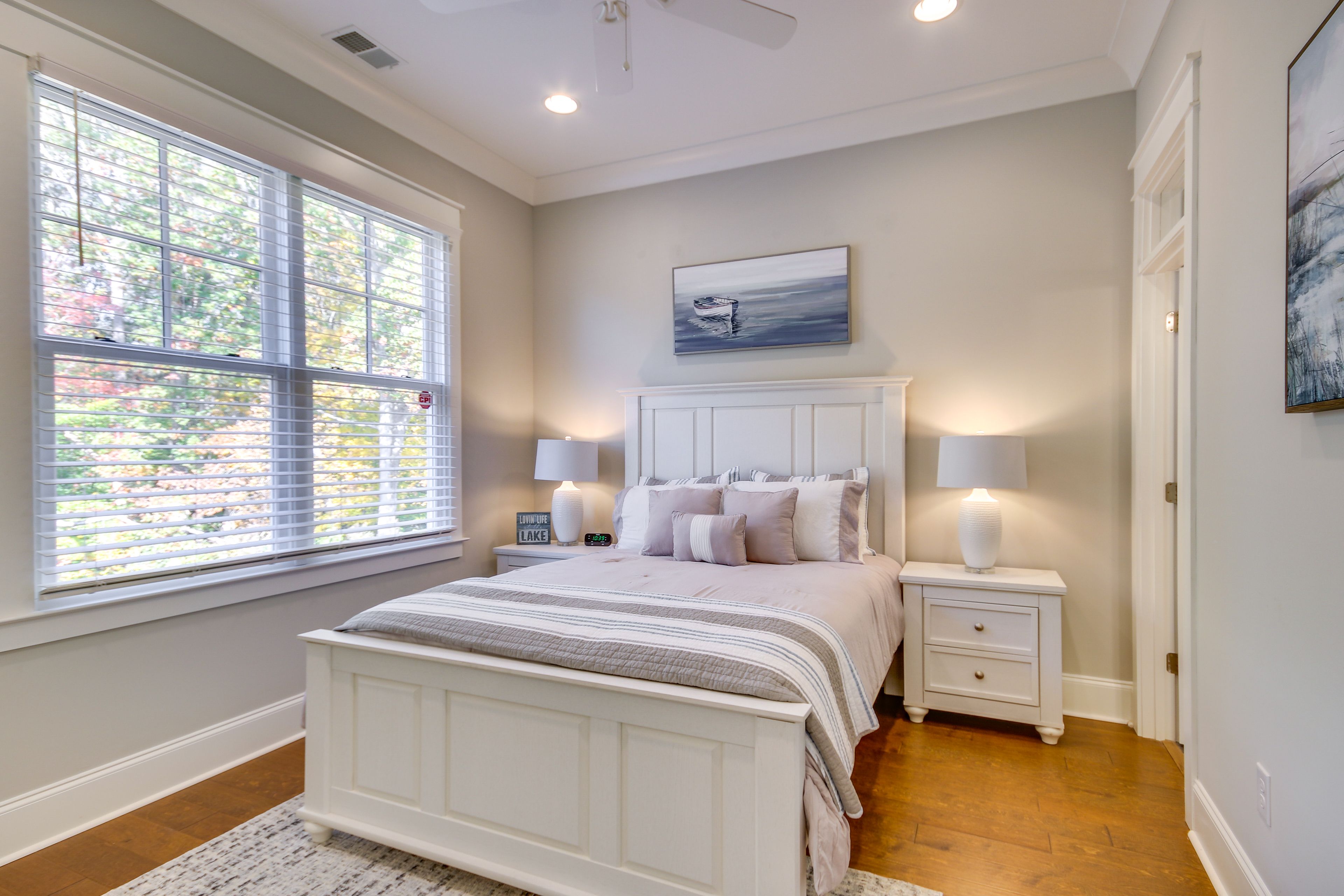 Bedroom 2 | Queen Bed