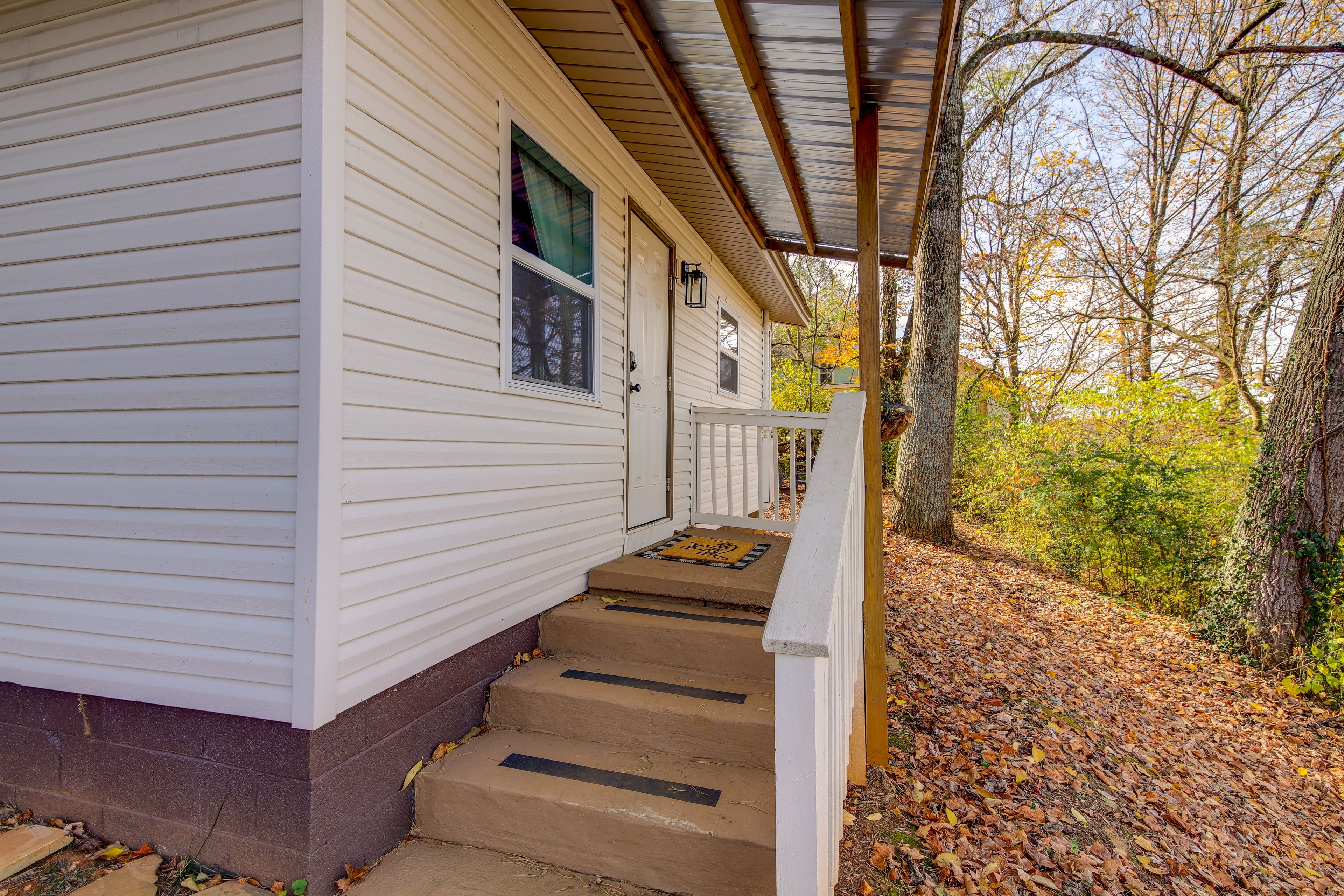 Front Entrance | Stairs to Enter