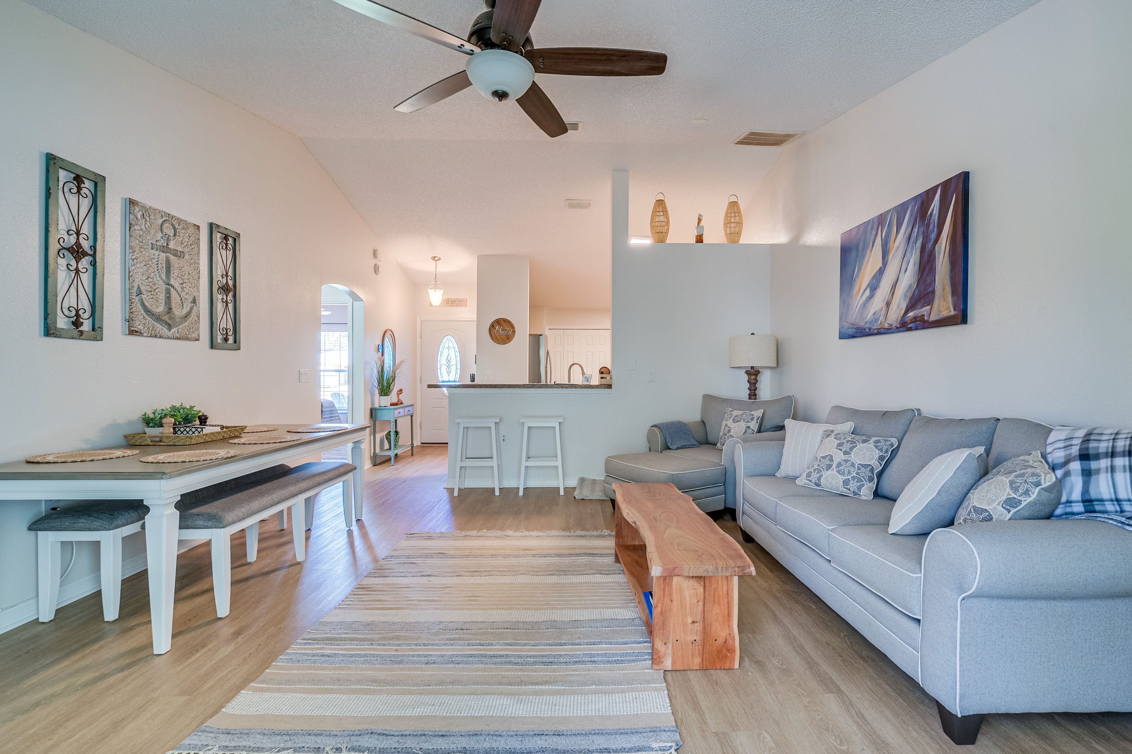 Living Room | Smart TV | Dining Area