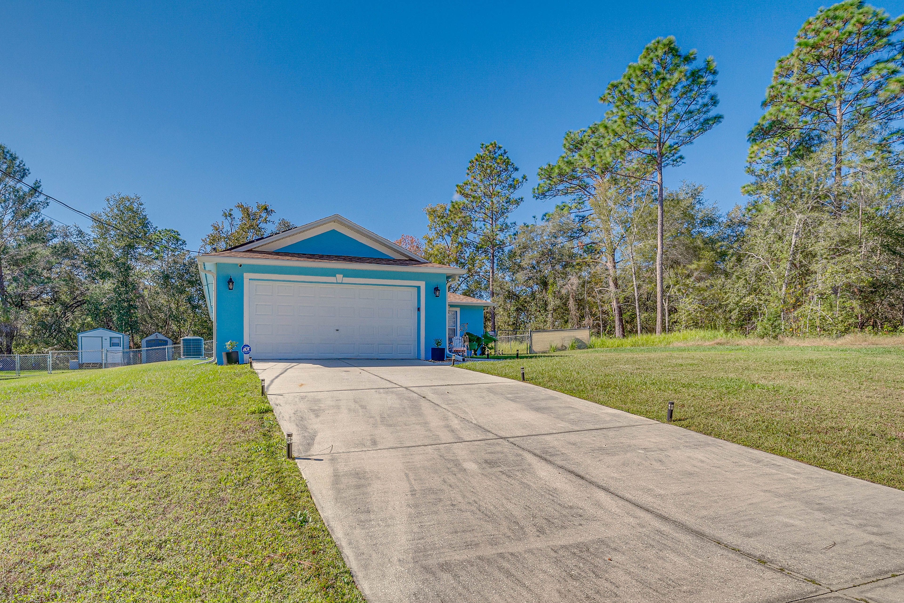 Parking | Garage (1 Vehicle) | Driveway (2 Vehicles)
