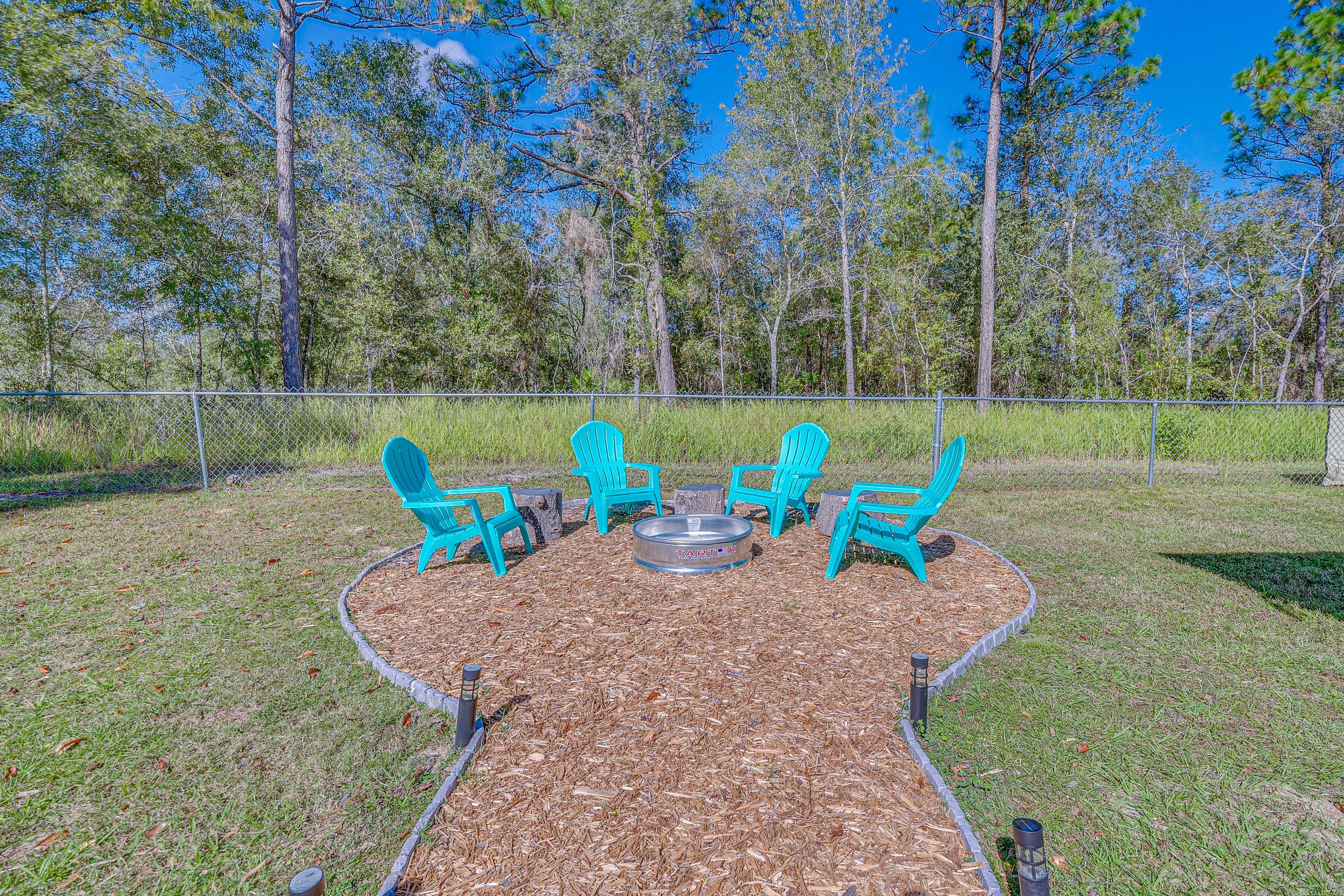 Fire Pit | Outdoor Seating