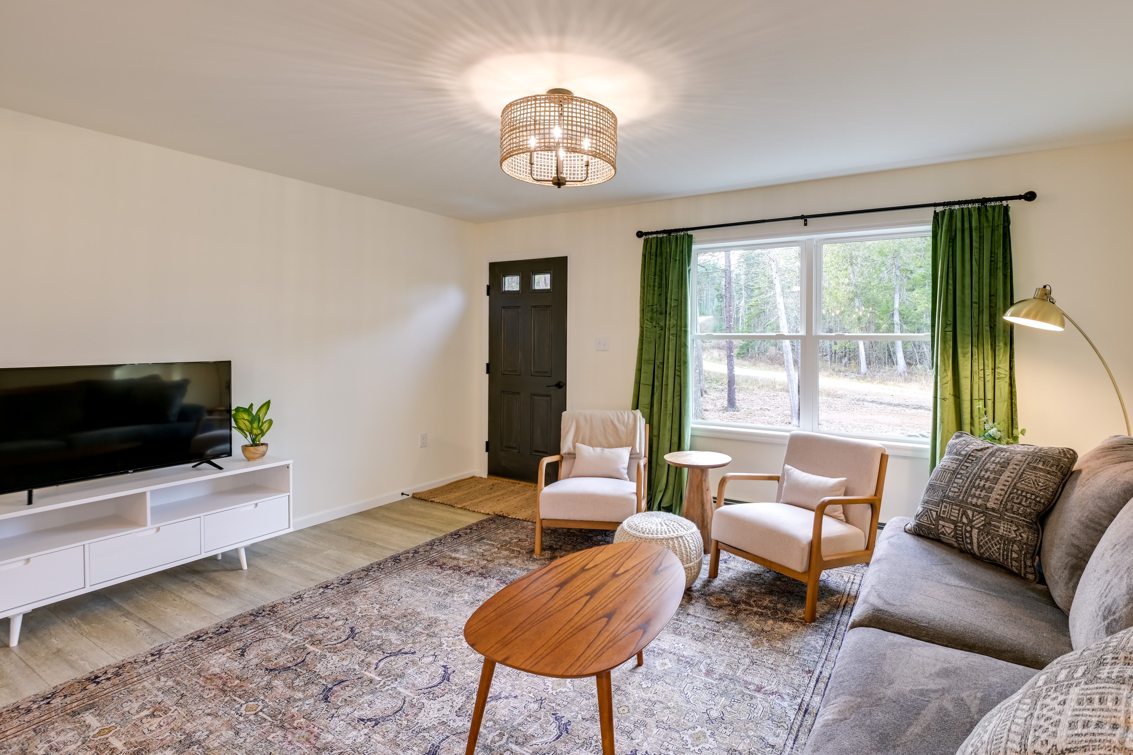 Living Room | Queen Sleeper Sofa | Main Floor | Smart TV