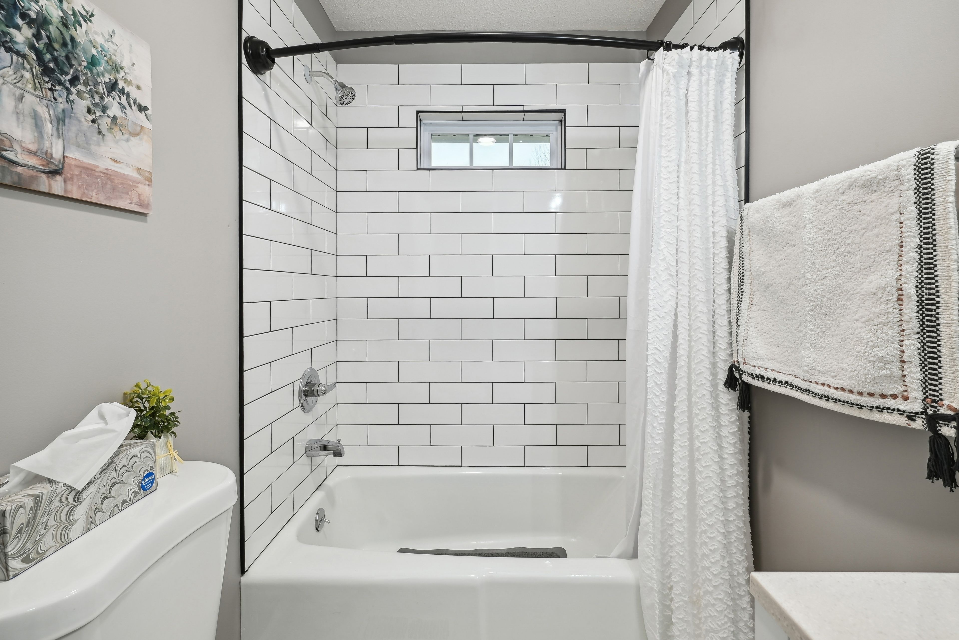 Full Bathroom | Towels Provided | Complimentary Toiletries | Hair Dryer