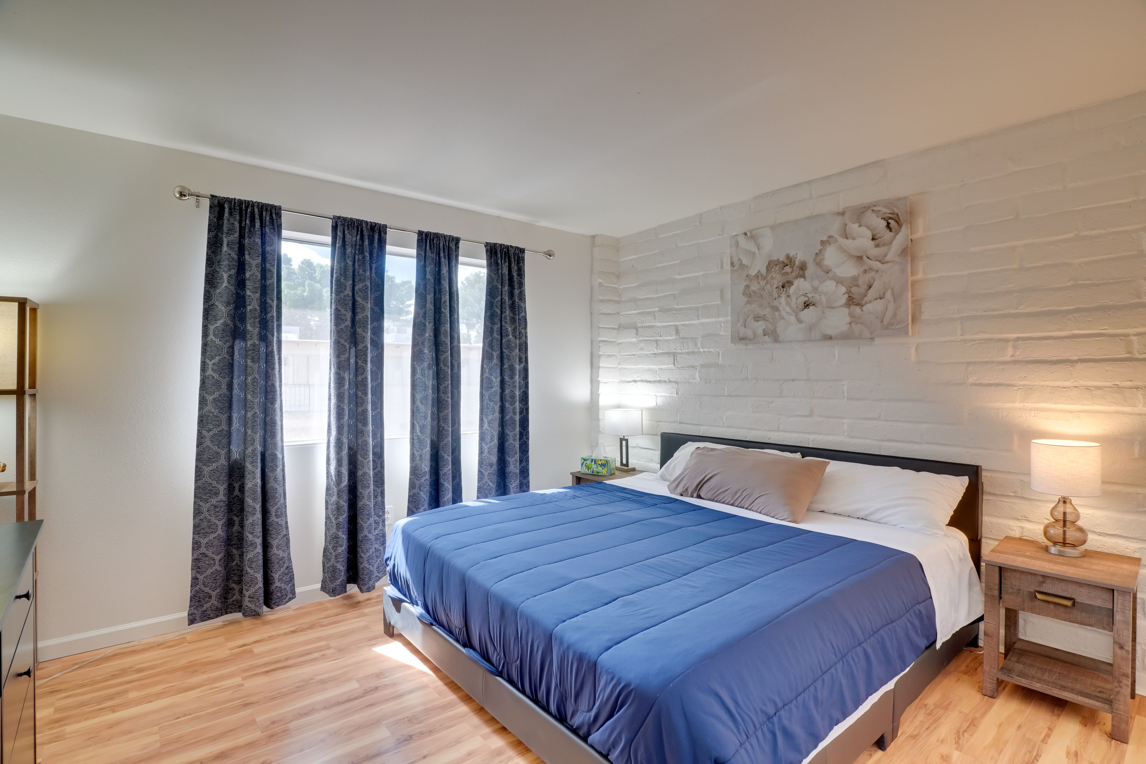 Bedroom 1 | King Bed