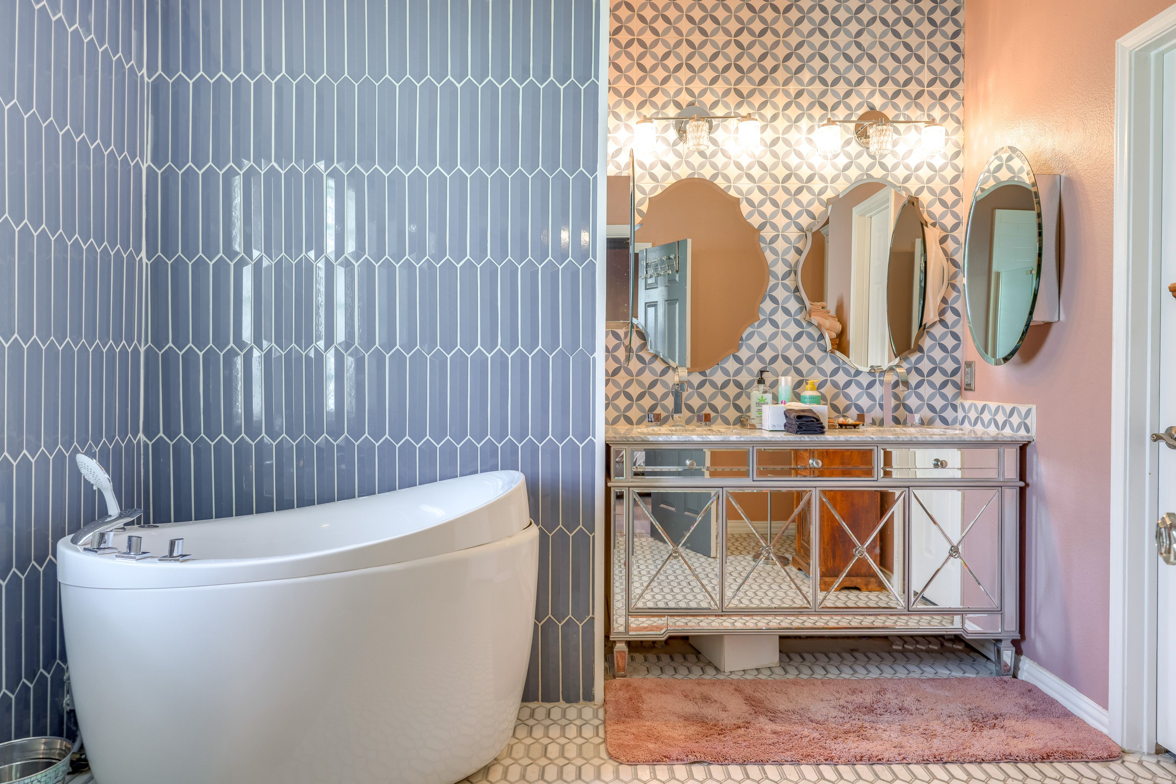 En-Suite Bathroom | Towels Provided