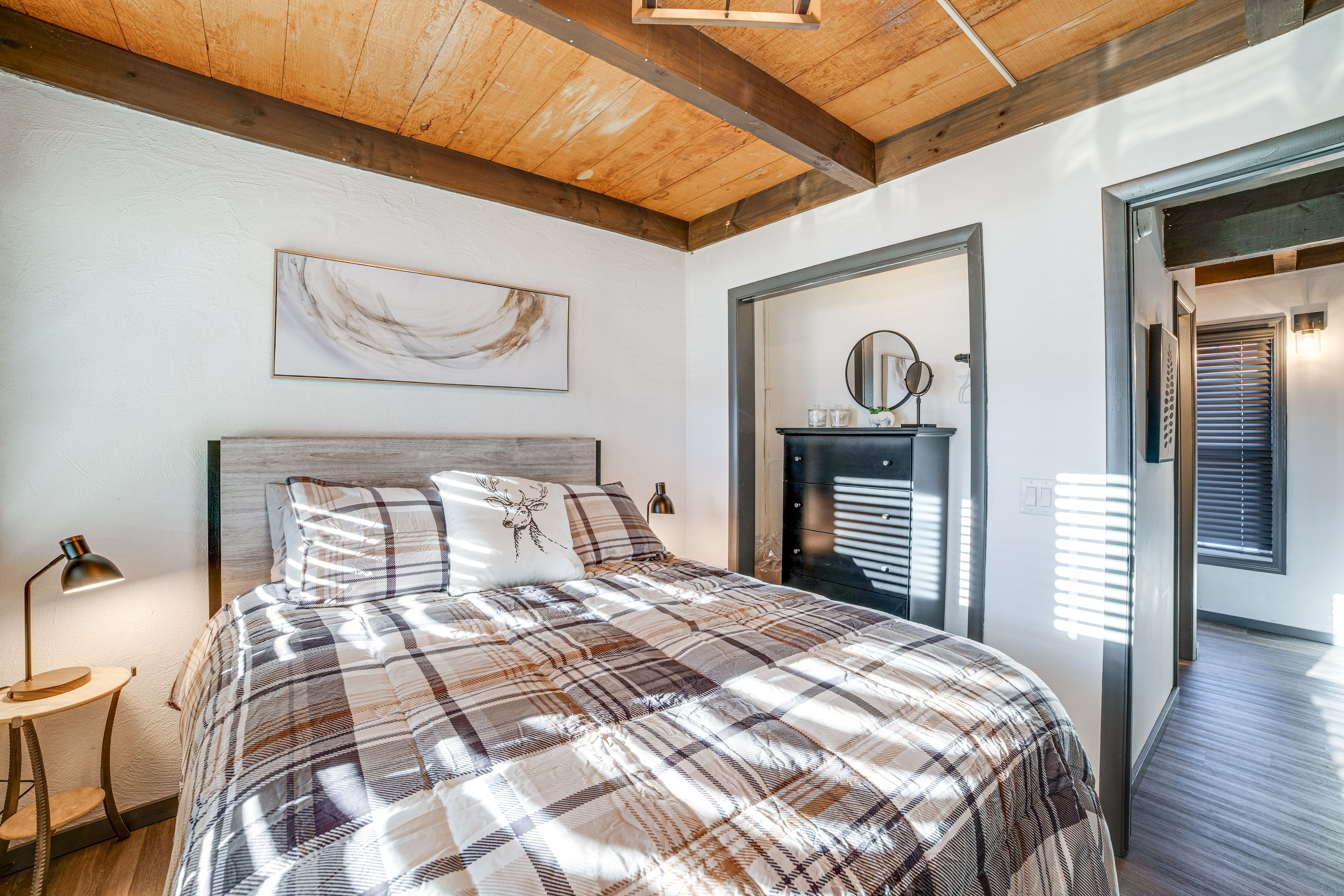 Bedroom 2 | Queen Bed | Smart TV w/ Cable