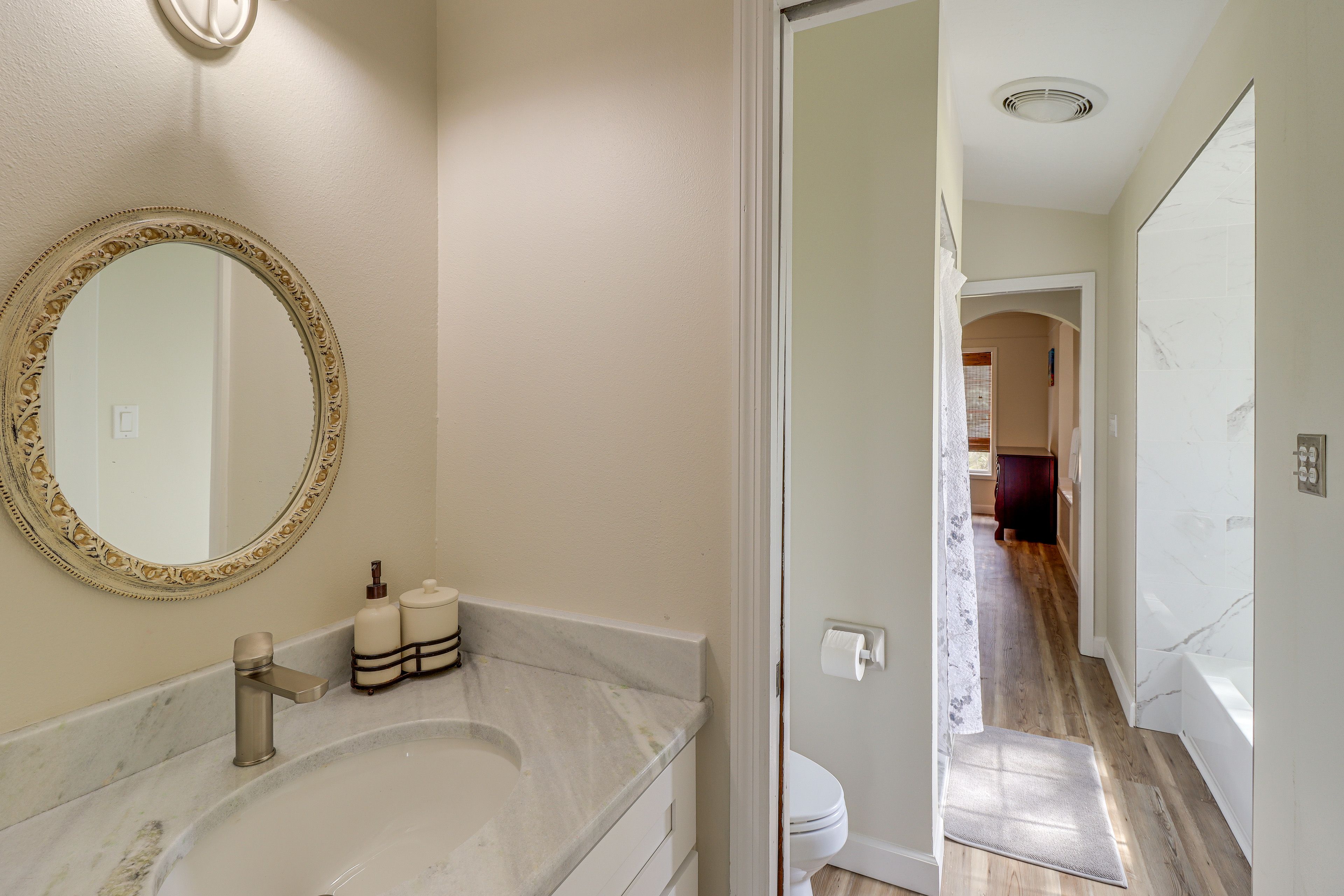 Full Bathroom | 2nd Floor